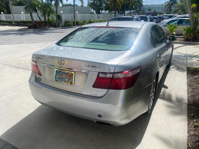 2008 Mercury Metallic /Light Gray Lexus LS 460 1 OWNER.FL LOW MILES 83,771 (JTHBL46F185) with an 4.6L DOHC 32-Valve V8 Engine engine, Automatic transmission, located at 4701 North Dixie Hwy, Pompano Beach, FL, 33064, (954) 422-2889, 26.240938, -80.123474 - OUR WEBPAGE FLORIDACARS1.COM HAS OVER 100 PHOTOS AND FREE CARFAX LINK 2008 LEXUS LS 460 $ 69,995 NEW VIN: JTHBL46F185078948 J T H B L 4 6 F 1 8 5 0 7 8 9 4 8 SEDAN 4 DR 4.6L V8 F DOHC 32V GASOLINE REAR WHEEL DRIVE Top Features A/C Seat(s) Alloy Wheels Bluetooth Technology Comfort Package Front Seat - Photo#78