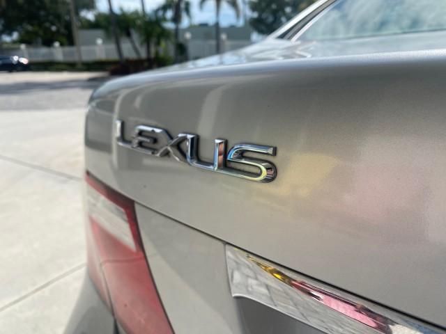2008 Mercury Metallic /Light Gray Lexus LS 460 1 OWNER.FL LOW MILES 83,771 (JTHBL46F185) with an 4.6L DOHC 32-Valve V8 Engine engine, Automatic transmission, located at 4701 North Dixie Hwy, Pompano Beach, FL, 33064, (954) 422-2889, 26.240938, -80.123474 - OUR WEBPAGE FLORIDACARS1.COM HAS OVER 100 PHOTOS AND FREE CARFAX LINK 2008 LEXUS LS 460 $ 69,995 NEW VIN: JTHBL46F185078948 J T H B L 4 6 F 1 8 5 0 7 8 9 4 8 SEDAN 4 DR 4.6L V8 F DOHC 32V GASOLINE REAR WHEEL DRIVE Top Features A/C Seat(s) Alloy Wheels Bluetooth Technology Comfort Package Front Seat - Photo#82