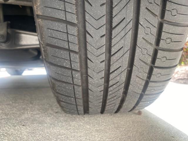 2008 Mercury Metallic /Light Gray Lexus LS 460 1 OWNER.FL LOW MILES 83,771 (JTHBL46F185) with an 4.6L DOHC 32-Valve V8 Engine engine, Automatic transmission, located at 4701 North Dixie Hwy, Pompano Beach, FL, 33064, (954) 422-2889, 26.240938, -80.123474 - OUR WEBPAGE FLORIDACARS1.COM HAS OVER 100 PHOTOS AND FREE CARFAX LINK 2008 LEXUS LS 460 $ 69,995 NEW VIN: JTHBL46F185078948 J T H B L 4 6 F 1 8 5 0 7 8 9 4 8 SEDAN 4 DR 4.6L V8 F DOHC 32V GASOLINE REAR WHEEL DRIVE Top Features A/C Seat(s) Alloy Wheels Bluetooth Technology Comfort Package Front Seat - Photo#88