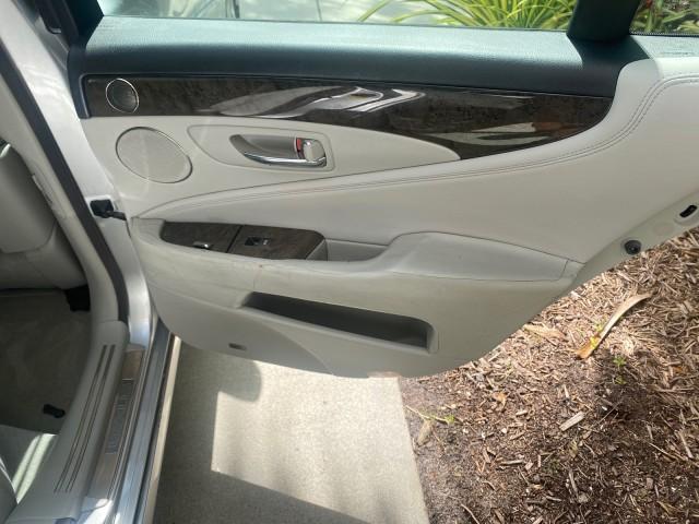 2008 Mercury Metallic /Light Gray Lexus LS 460 1 OWNER.FL LOW MILES 83,771 (JTHBL46F185) with an 4.6L DOHC 32-Valve V8 Engine engine, Automatic transmission, located at 4701 North Dixie Hwy, Pompano Beach, FL, 33064, (954) 422-2889, 26.240938, -80.123474 - OUR WEBPAGE FLORIDACARS1.COM HAS OVER 100 PHOTOS AND FREE CARFAX LINK 2008 LEXUS LS 460 $ 69,995 NEW VIN: JTHBL46F185078948 J T H B L 4 6 F 1 8 5 0 7 8 9 4 8 SEDAN 4 DR 4.6L V8 F DOHC 32V GASOLINE REAR WHEEL DRIVE Top Features A/C Seat(s) Alloy Wheels Bluetooth Technology Comfort Package Front Seat - Photo#91