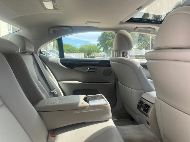 2008 Mercury Metallic /Light Gray Lexus LS 460 1 OWNER.FL LOW MILES 83,771 (JTHBL46F185) with an 4.6L DOHC 32-Valve V8 Engine engine, Automatic transmission, located at 4701 North Dixie Hwy, Pompano Beach, FL, 33064, (954) 422-2889, 26.240938, -80.123474 - OUR WEBPAGE FLORIDACARS1.COM HAS OVER 100 PHOTOS AND FREE CARFAX LINK 2008 LEXUS LS 460 $ 69,995 NEW VIN: JTHBL46F185078948 J T H B L 4 6 F 1 8 5 0 7 8 9 4 8 SEDAN 4 DR 4.6L V8 F DOHC 32V GASOLINE REAR WHEEL DRIVE Top Features A/C Seat(s) Alloy Wheels Bluetooth Technology Comfort Package Front Seat - Photo#94