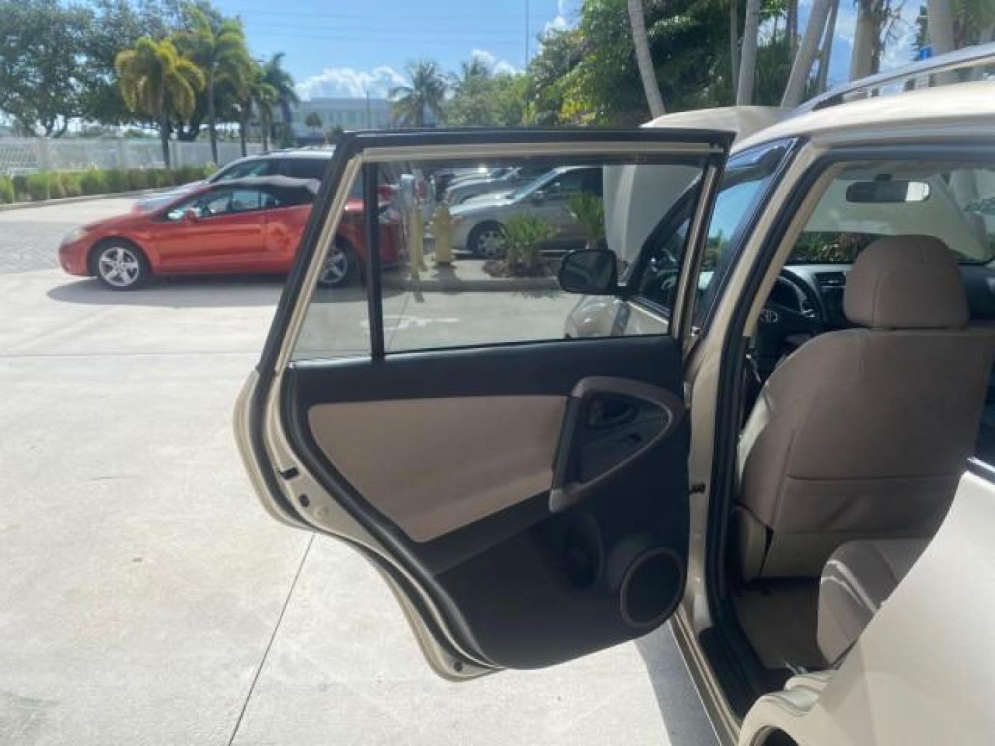 2007 Blizzard Pearl /Taupe Toyota RAV4 1 OWNER FL 24 SERVICES 4X4 (JTMBD33V376) with an 2.4L DOHC SFI 16-Valve VVT-i 4-Cyl Engine engine, Automatic transmission, located at 4701 North Dixie Hwy, Pompano Beach, FL, 33064, (954) 422-2889, 26.240938, -80.123474 - OUR WEBPAGE FLORIDACARS1.COM HAS OVER 100 PHOTOS AND FREE CARFAX LINK 2007 TOYOTA RAV4 VIN: JTMBD33V376029392 J T M B D 3 3 V 3 7 6 0 2 9 3 9 2 4 DOOR WAGON/SPORT UTILITY 2.4L I4 F DOHC 16V GASOLINE ALL WHEEL DRIVE Top Features 4WD/AWD Cloth Seats Basic Features ABS Brakes AM/FM Stereo Air Condition - Photo#13