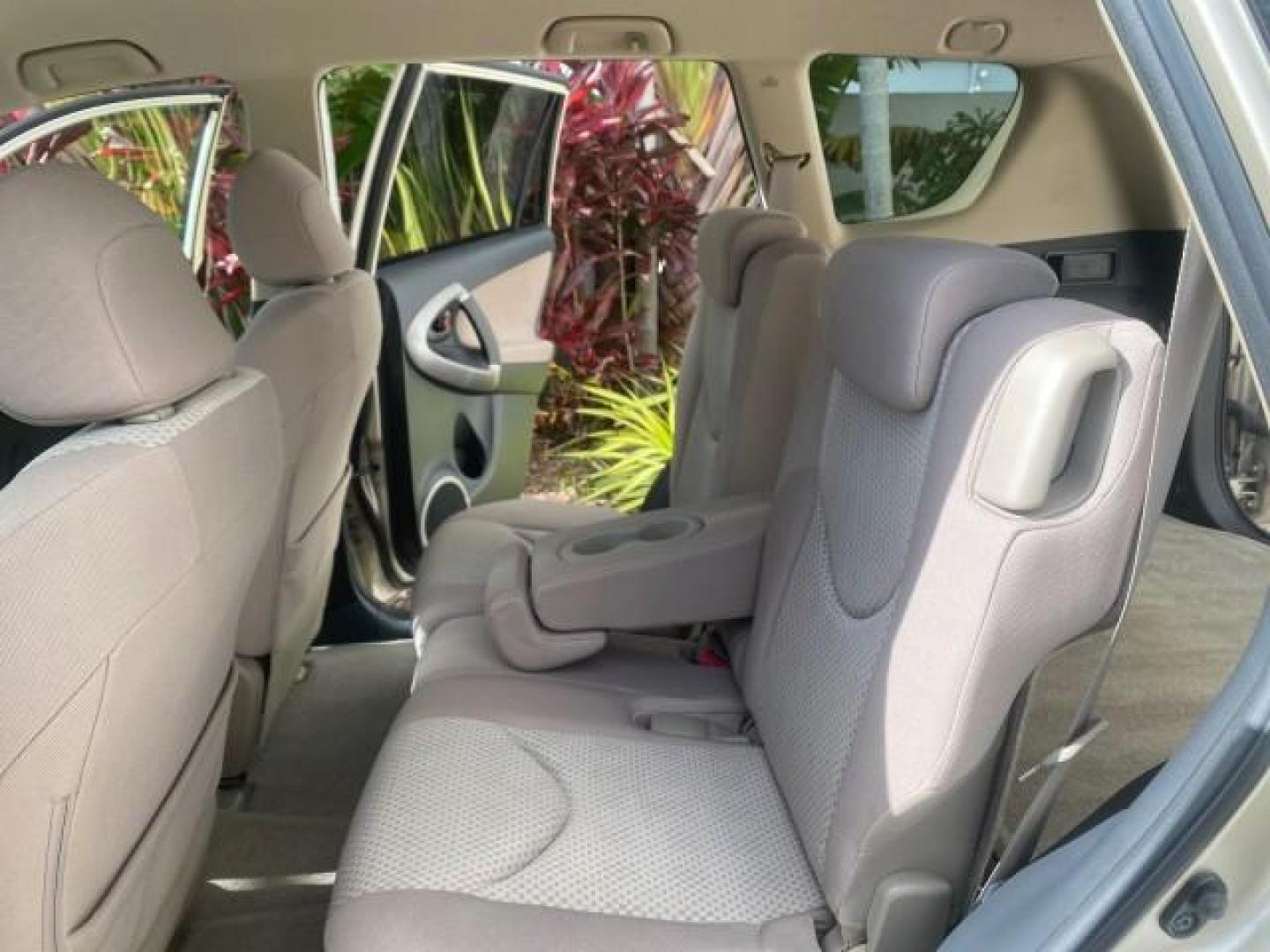 2007 Blizzard Pearl /Taupe Toyota RAV4 1 OWNER FL 24 SERVICES 4X4 (JTMBD33V376) with an 2.4L DOHC SFI 16-Valve VVT-i 4-Cyl Engine engine, Automatic transmission, located at 4701 North Dixie Hwy, Pompano Beach, FL, 33064, (954) 422-2889, 26.240938, -80.123474 - OUR WEBPAGE FLORIDACARS1.COM HAS OVER 100 PHOTOS AND FREE CARFAX LINK 2007 TOYOTA RAV4 VIN: JTMBD33V376029392 J T M B D 3 3 V 3 7 6 0 2 9 3 9 2 4 DOOR WAGON/SPORT UTILITY 2.4L I4 F DOHC 16V GASOLINE ALL WHEEL DRIVE Top Features 4WD/AWD Cloth Seats Basic Features ABS Brakes AM/FM Stereo Air Condition - Photo#14