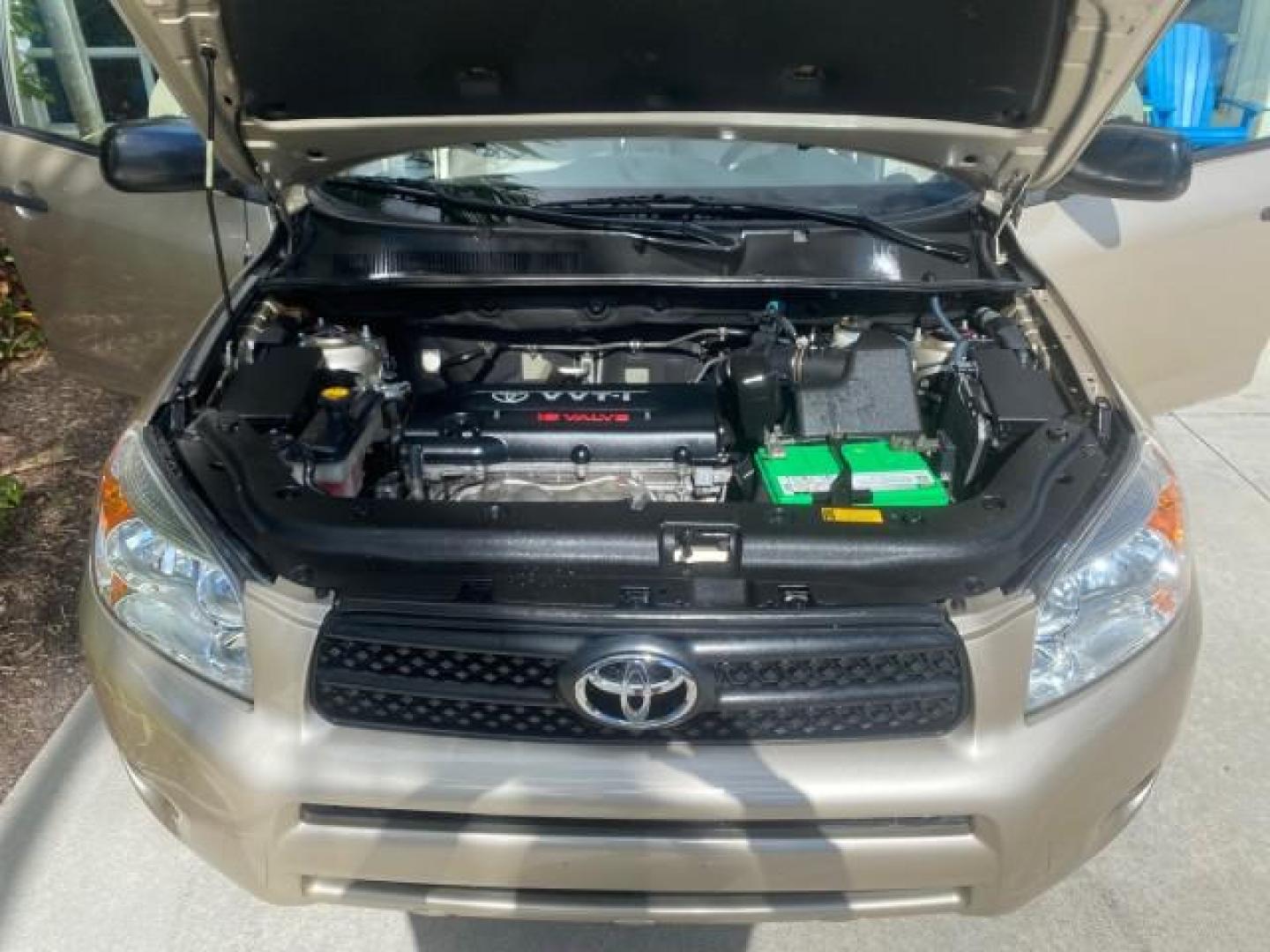2007 Blizzard Pearl /Taupe Toyota RAV4 1 OWNER FL 24 SERVICES 4X4 (JTMBD33V376) with an 2.4L DOHC SFI 16-Valve VVT-i 4-Cyl Engine engine, Automatic transmission, located at 4701 North Dixie Hwy, Pompano Beach, FL, 33064, (954) 422-2889, 26.240938, -80.123474 - OUR WEBPAGE FLORIDACARS1.COM HAS OVER 100 PHOTOS AND FREE CARFAX LINK 2007 TOYOTA RAV4 VIN: JTMBD33V376029392 J T M B D 3 3 V 3 7 6 0 2 9 3 9 2 4 DOOR WAGON/SPORT UTILITY 2.4L I4 F DOHC 16V GASOLINE ALL WHEEL DRIVE Top Features 4WD/AWD Cloth Seats Basic Features ABS Brakes AM/FM Stereo Air Condition - Photo#17