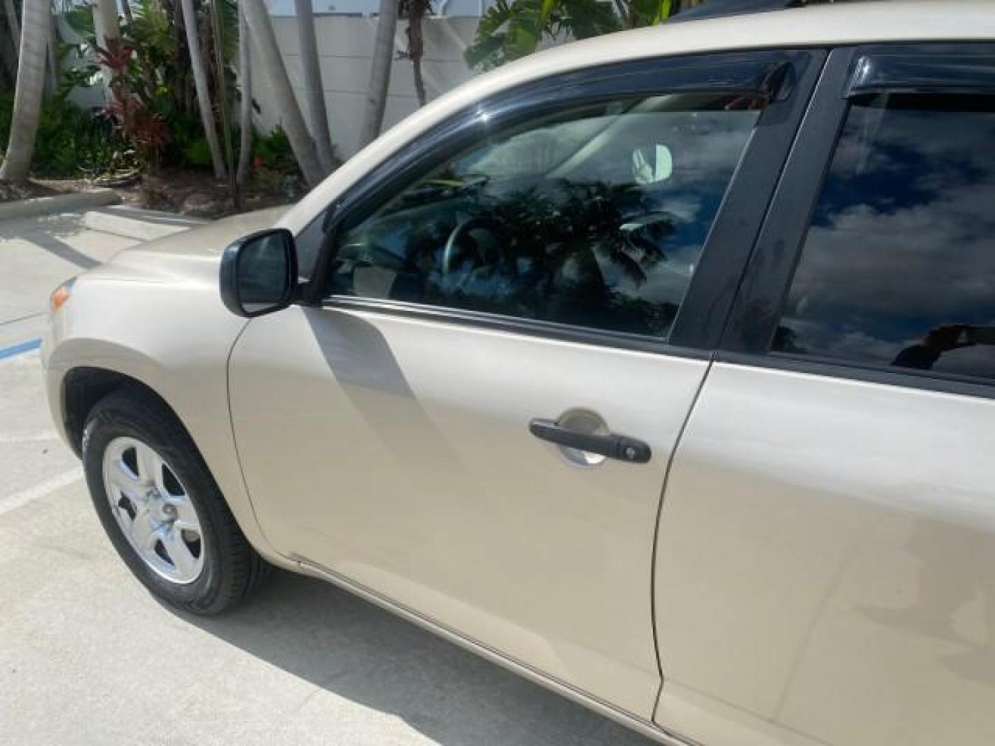 2007 Blizzard Pearl /Taupe Toyota RAV4 1 OWNER FL 24 SERVICES 4X4 (JTMBD33V376) with an 2.4L DOHC SFI 16-Valve VVT-i 4-Cyl Engine engine, Automatic transmission, located at 4701 North Dixie Hwy, Pompano Beach, FL, 33064, (954) 422-2889, 26.240938, -80.123474 - OUR WEBPAGE FLORIDACARS1.COM HAS OVER 100 PHOTOS AND FREE CARFAX LINK 2007 TOYOTA RAV4 VIN: JTMBD33V376029392 J T M B D 3 3 V 3 7 6 0 2 9 3 9 2 4 DOOR WAGON/SPORT UTILITY 2.4L I4 F DOHC 16V GASOLINE ALL WHEEL DRIVE Top Features 4WD/AWD Cloth Seats Basic Features ABS Brakes AM/FM Stereo Air Condition - Photo#27