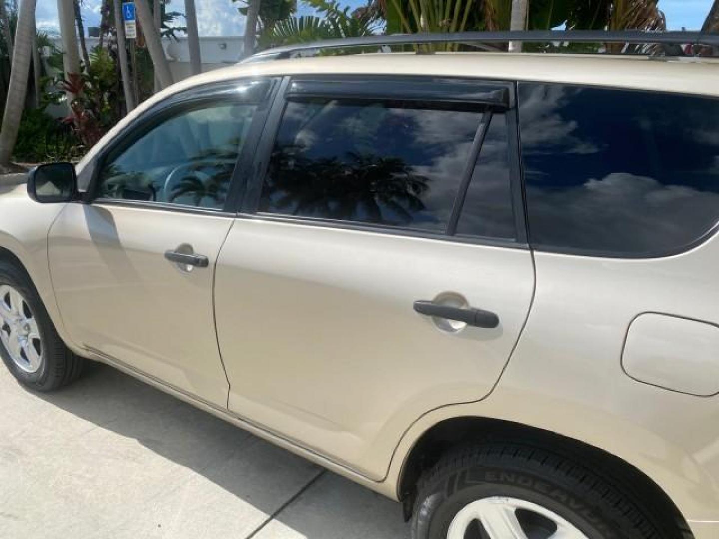 2007 Blizzard Pearl /Taupe Toyota RAV4 1 OWNER FL 24 SERVICES 4X4 (JTMBD33V376) with an 2.4L DOHC SFI 16-Valve VVT-i 4-Cyl Engine engine, Automatic transmission, located at 4701 North Dixie Hwy, Pompano Beach, FL, 33064, (954) 422-2889, 26.240938, -80.123474 - OUR WEBPAGE FLORIDACARS1.COM HAS OVER 100 PHOTOS AND FREE CARFAX LINK 2007 TOYOTA RAV4 VIN: JTMBD33V376029392 J T M B D 3 3 V 3 7 6 0 2 9 3 9 2 4 DOOR WAGON/SPORT UTILITY 2.4L I4 F DOHC 16V GASOLINE ALL WHEEL DRIVE Top Features 4WD/AWD Cloth Seats Basic Features ABS Brakes AM/FM Stereo Air Condition - Photo#60