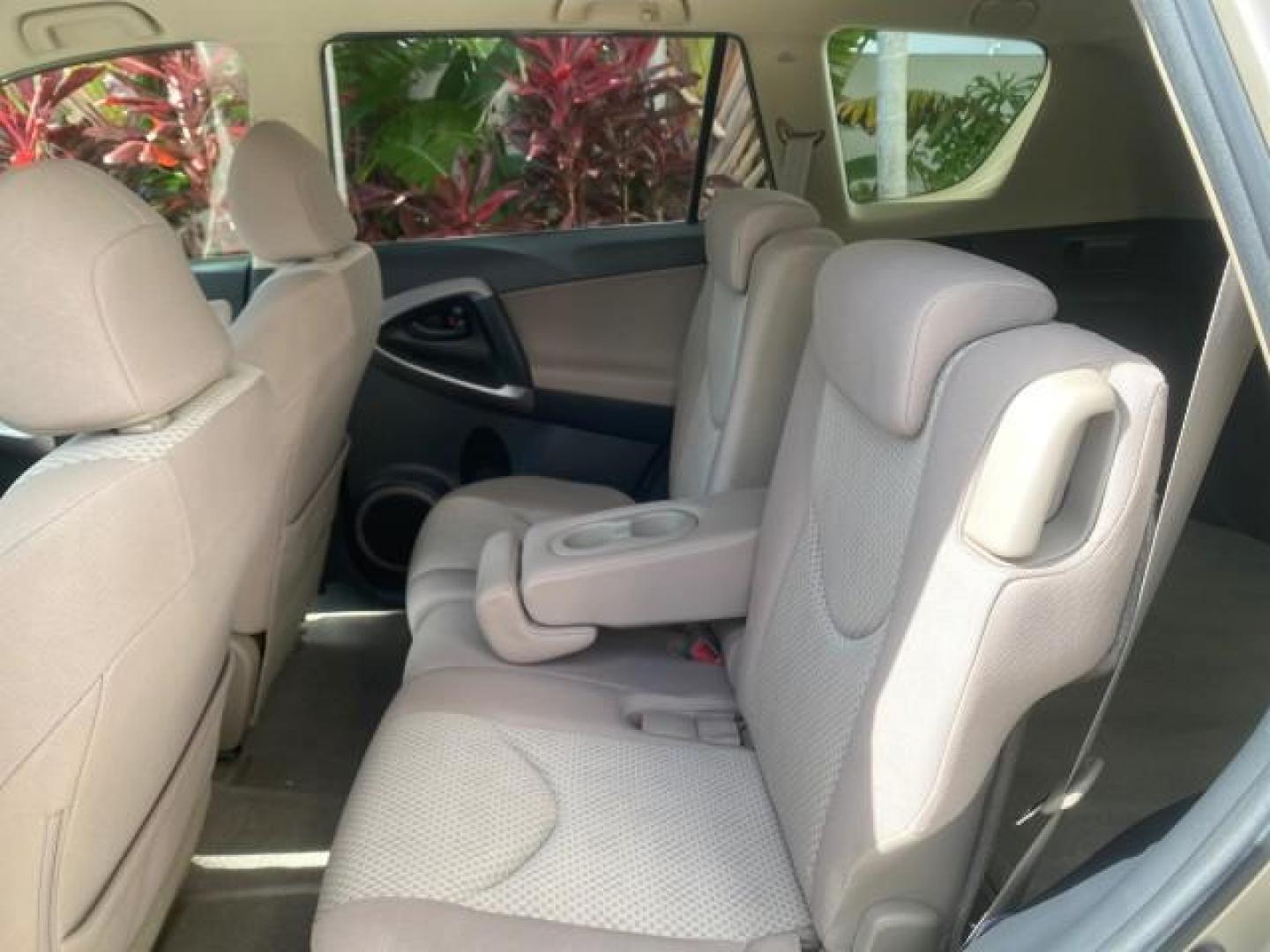 2007 Blizzard Pearl /Taupe Toyota RAV4 1 OWNER FL 24 SERVICES 4X4 (JTMBD33V376) with an 2.4L DOHC SFI 16-Valve VVT-i 4-Cyl Engine engine, Automatic transmission, located at 4701 North Dixie Hwy, Pompano Beach, FL, 33064, (954) 422-2889, 26.240938, -80.123474 - OUR WEBPAGE FLORIDACARS1.COM HAS OVER 100 PHOTOS AND FREE CARFAX LINK 2007 TOYOTA RAV4 VIN: JTMBD33V376029392 J T M B D 3 3 V 3 7 6 0 2 9 3 9 2 4 DOOR WAGON/SPORT UTILITY 2.4L I4 F DOHC 16V GASOLINE ALL WHEEL DRIVE Top Features 4WD/AWD Cloth Seats Basic Features ABS Brakes AM/FM Stereo Air Condition - Photo#63