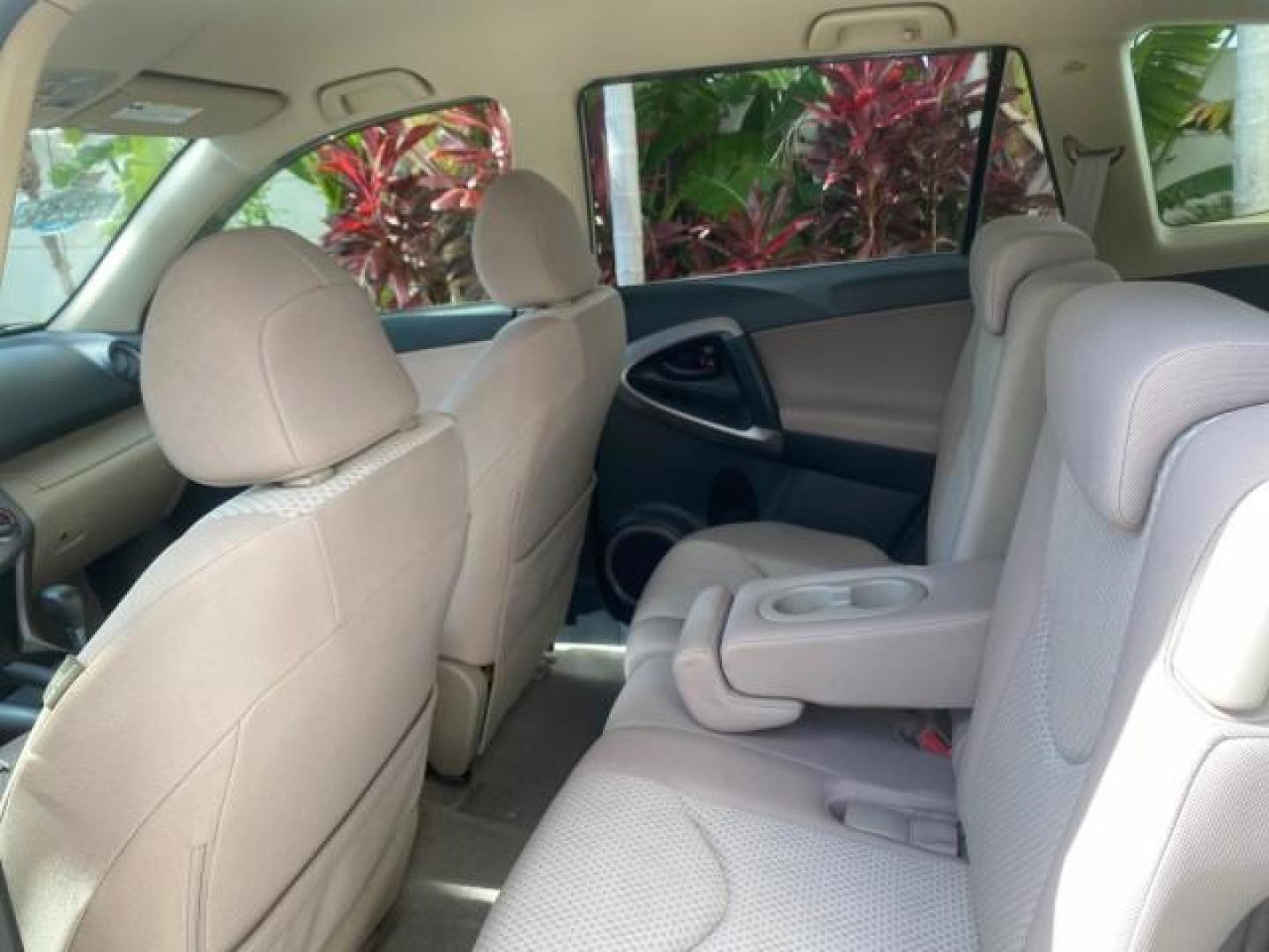 2007 Blizzard Pearl /Taupe Toyota RAV4 1 OWNER FL 24 SERVICES 4X4 (JTMBD33V376) with an 2.4L DOHC SFI 16-Valve VVT-i 4-Cyl Engine engine, Automatic transmission, located at 4701 North Dixie Hwy, Pompano Beach, FL, 33064, (954) 422-2889, 26.240938, -80.123474 - OUR WEBPAGE FLORIDACARS1.COM HAS OVER 100 PHOTOS AND FREE CARFAX LINK 2007 TOYOTA RAV4 VIN: JTMBD33V376029392 J T M B D 3 3 V 3 7 6 0 2 9 3 9 2 4 DOOR WAGON/SPORT UTILITY 2.4L I4 F DOHC 16V GASOLINE ALL WHEEL DRIVE Top Features 4WD/AWD Cloth Seats Basic Features ABS Brakes AM/FM Stereo Air Condition - Photo#65