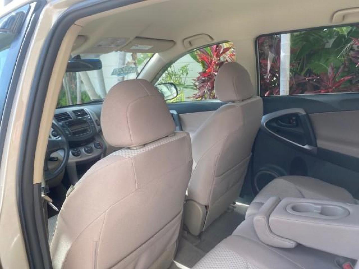 2007 Blizzard Pearl /Taupe Toyota RAV4 1 OWNER FL 24 SERVICES 4X4 (JTMBD33V376) with an 2.4L DOHC SFI 16-Valve VVT-i 4-Cyl Engine engine, Automatic transmission, located at 4701 North Dixie Hwy, Pompano Beach, FL, 33064, (954) 422-2889, 26.240938, -80.123474 - OUR WEBPAGE FLORIDACARS1.COM HAS OVER 100 PHOTOS AND FREE CARFAX LINK 2007 TOYOTA RAV4 VIN: JTMBD33V376029392 J T M B D 3 3 V 3 7 6 0 2 9 3 9 2 4 DOOR WAGON/SPORT UTILITY 2.4L I4 F DOHC 16V GASOLINE ALL WHEEL DRIVE Top Features 4WD/AWD Cloth Seats Basic Features ABS Brakes AM/FM Stereo Air Condition - Photo#66