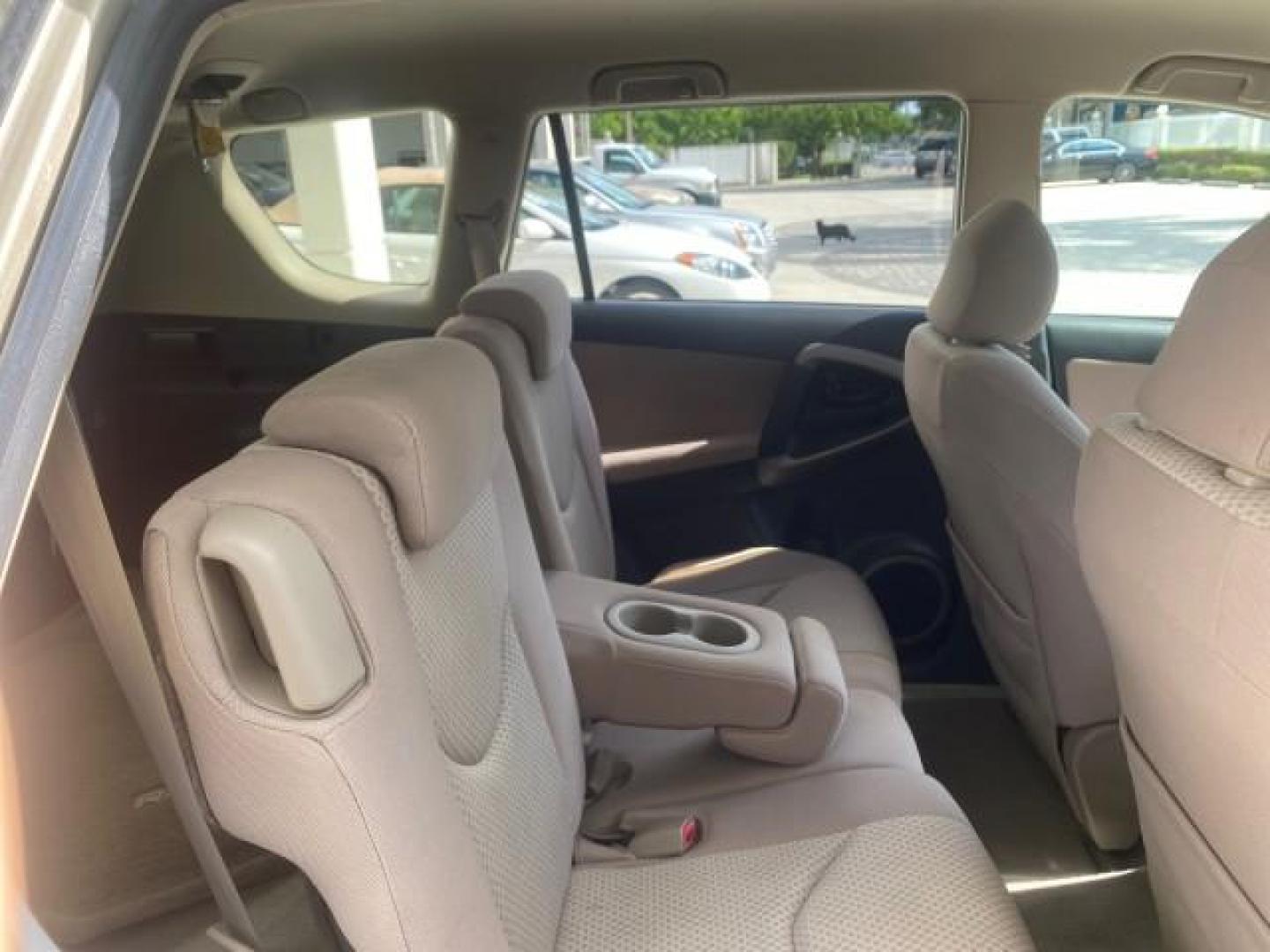 2007 Blizzard Pearl /Taupe Toyota RAV4 1 OWNER FL 24 SERVICES 4X4 (JTMBD33V376) with an 2.4L DOHC SFI 16-Valve VVT-i 4-Cyl Engine engine, Automatic transmission, located at 4701 North Dixie Hwy, Pompano Beach, FL, 33064, (954) 422-2889, 26.240938, -80.123474 - OUR WEBPAGE FLORIDACARS1.COM HAS OVER 100 PHOTOS AND FREE CARFAX LINK 2007 TOYOTA RAV4 VIN: JTMBD33V376029392 J T M B D 3 3 V 3 7 6 0 2 9 3 9 2 4 DOOR WAGON/SPORT UTILITY 2.4L I4 F DOHC 16V GASOLINE ALL WHEEL DRIVE Top Features 4WD/AWD Cloth Seats Basic Features ABS Brakes AM/FM Stereo Air Condition - Photo#90