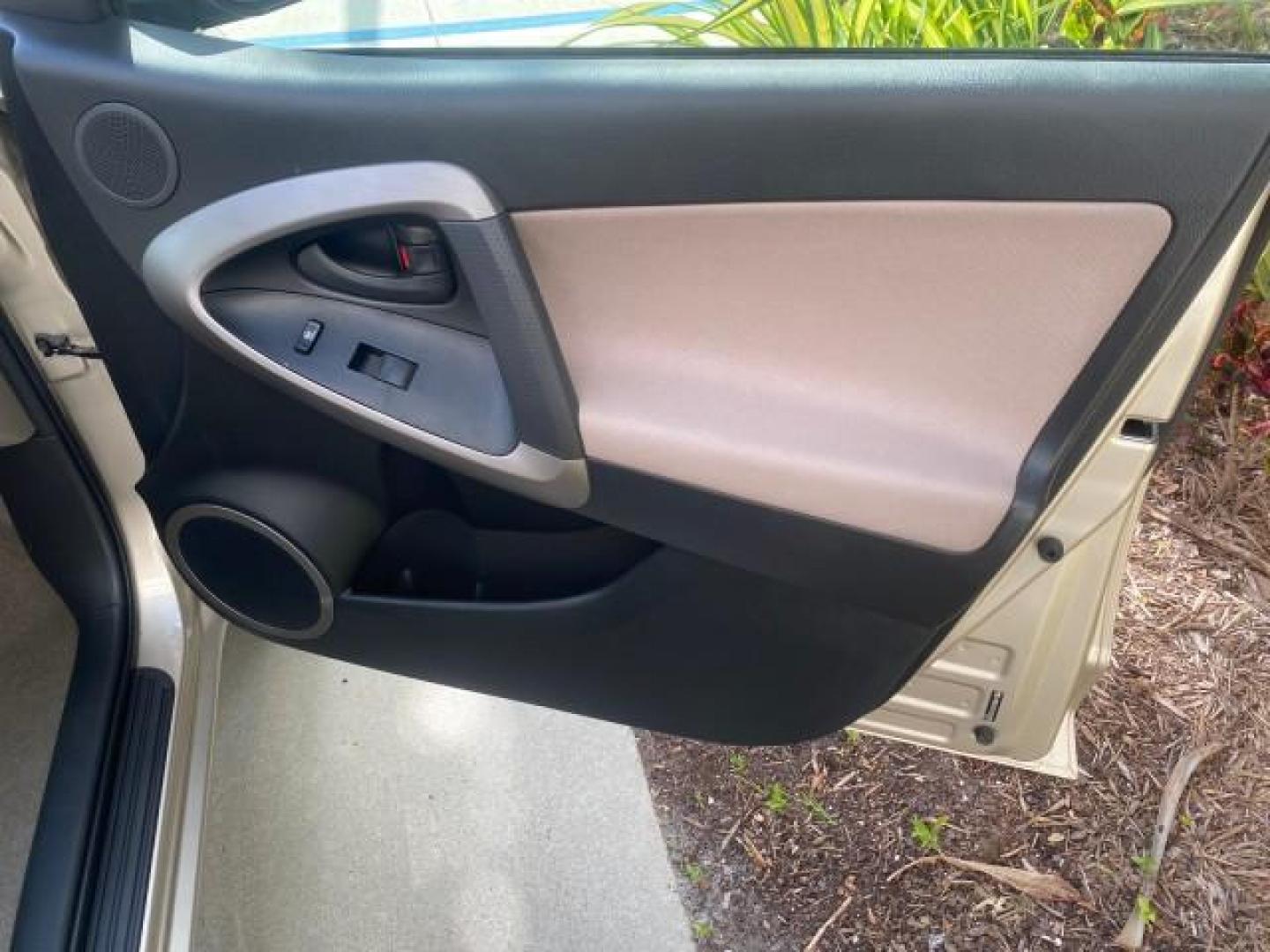 2007 Blizzard Pearl /Taupe Toyota RAV4 1 OWNER FL 24 SERVICES 4X4 (JTMBD33V376) with an 2.4L DOHC SFI 16-Valve VVT-i 4-Cyl Engine engine, Automatic transmission, located at 4701 North Dixie Hwy, Pompano Beach, FL, 33064, (954) 422-2889, 26.240938, -80.123474 - OUR WEBPAGE FLORIDACARS1.COM HAS OVER 100 PHOTOS AND FREE CARFAX LINK 2007 TOYOTA RAV4 VIN: JTMBD33V376029392 J T M B D 3 3 V 3 7 6 0 2 9 3 9 2 4 DOOR WAGON/SPORT UTILITY 2.4L I4 F DOHC 16V GASOLINE ALL WHEEL DRIVE Top Features 4WD/AWD Cloth Seats Basic Features ABS Brakes AM/FM Stereo Air Condition - Photo#97