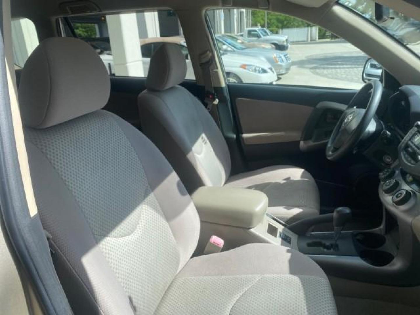 2007 Blizzard Pearl /Taupe Toyota RAV4 1 OWNER FL 24 SERVICES 4X4 (JTMBD33V376) with an 2.4L DOHC SFI 16-Valve VVT-i 4-Cyl Engine engine, Automatic transmission, located at 4701 North Dixie Hwy, Pompano Beach, FL, 33064, (954) 422-2889, 26.240938, -80.123474 - OUR WEBPAGE FLORIDACARS1.COM HAS OVER 100 PHOTOS AND FREE CARFAX LINK 2007 TOYOTA RAV4 VIN: JTMBD33V376029392 J T M B D 3 3 V 3 7 6 0 2 9 3 9 2 4 DOOR WAGON/SPORT UTILITY 2.4L I4 F DOHC 16V GASOLINE ALL WHEEL DRIVE Top Features 4WD/AWD Cloth Seats Basic Features ABS Brakes AM/FM Stereo Air Condition - Photo#98