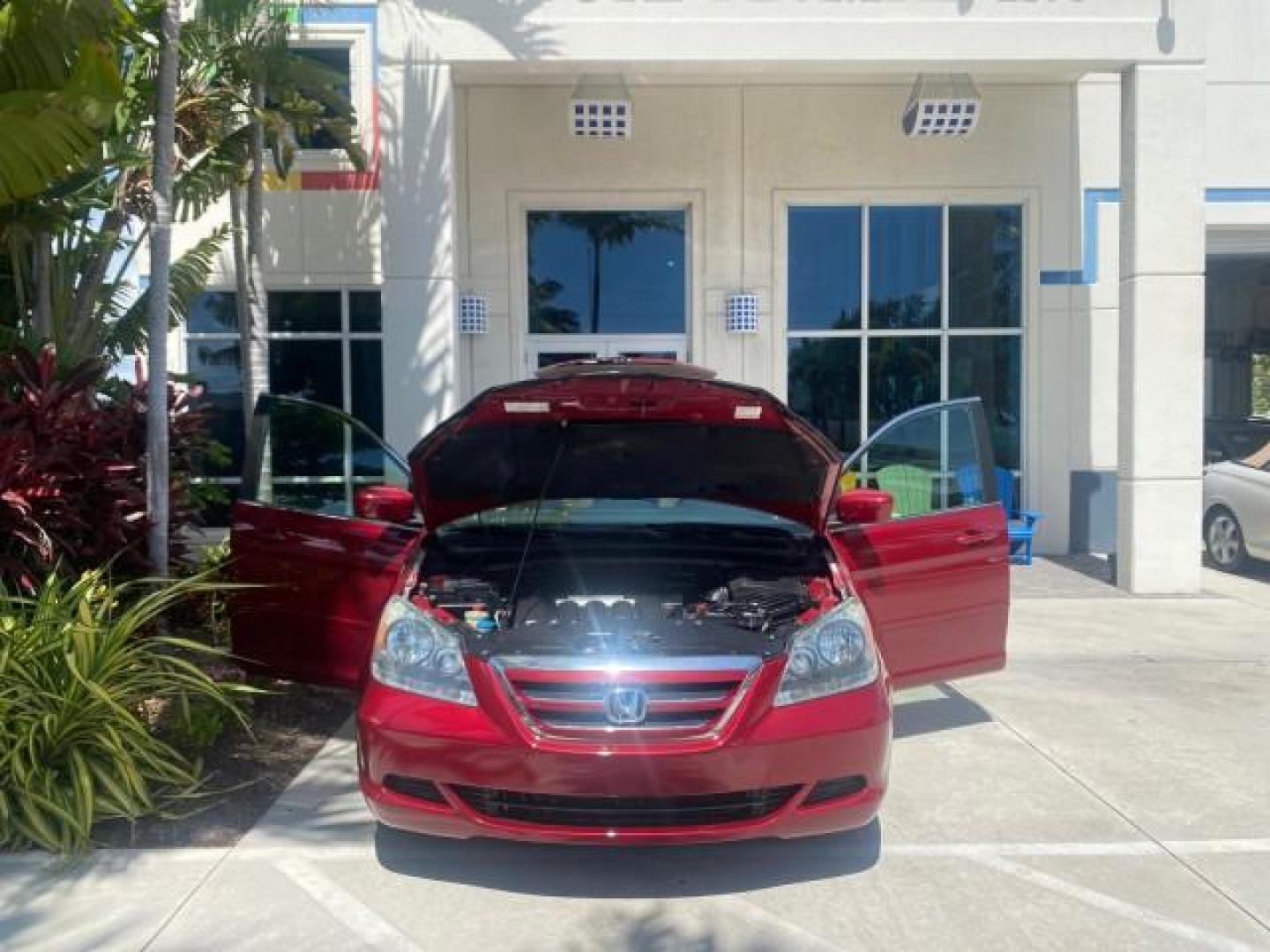 2006 Red Rock Pearl /Ivory Honda Odyssey EX-L 1 OWNER FLORIDA (5FNRL38646B) with an 3.5L SOHC MPFI 24-Valve i-VTEC V6 Engine engine, Automatic transmission, located at 4701 North Dixie Hwy, Pompano Beach, FL, 33064, (954) 422-2889, 26.240938, -80.123474 - OUR WEBPAGE FLORIDACARS1.COM HAS OVER 100 PHOTOS AND FREE CARFAX LINK 2006 HONDA ODYSSEY EX-L VIN: 5FNRL38646B441326 5 F N R L 3 8 6 4 6 B 4 4 1 3 2 6 VAN 3.5L V6 F SOHC 24V GASOLINE FRONT WHEEL DRIVE Top Features Alloy Wheels Fold-Away Third Row Front Seat Heaters Leather Seats Quad Seats Rear Air - Photo#16