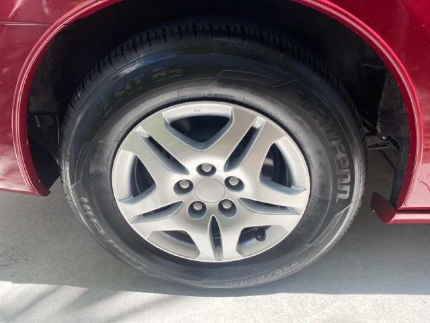 2006 Red Rock Pearl /Ivory Honda Odyssey EX-L 1 OWNER FLORIDA (5FNRL38646B) with an 3.5L SOHC MPFI 24-Valve i-VTEC V6 Engine engine, Automatic transmission, located at 4701 North Dixie Hwy, Pompano Beach, FL, 33064, (954) 422-2889, 26.240938, -80.123474 - OUR WEBPAGE FLORIDACARS1.COM HAS OVER 100 PHOTOS AND FREE CARFAX LINK 2006 HONDA ODYSSEY EX-L VIN: 5FNRL38646B441326 5 F N R L 3 8 6 4 6 B 4 4 1 3 2 6 VAN 3.5L V6 F SOHC 24V GASOLINE FRONT WHEEL DRIVE Top Features Alloy Wheels Fold-Away Third Row Front Seat Heaters Leather Seats Quad Seats Rear Air - Photo#85