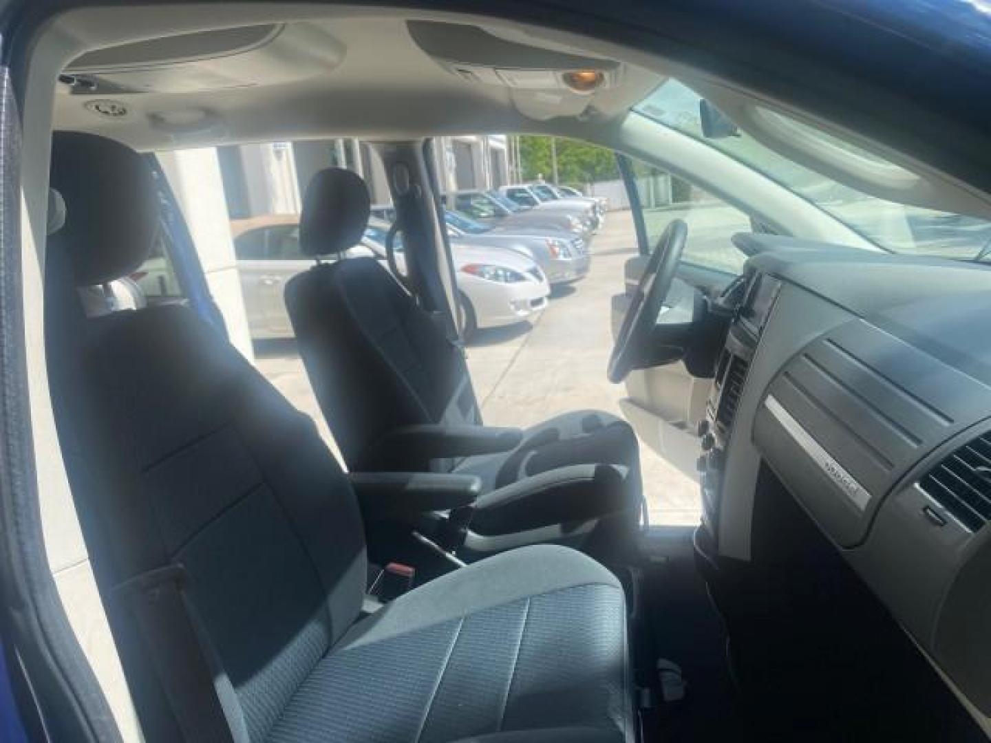 2010 Blackberry Pearl /Dark Slate/Light Shale Dodge Grand Caravan SE LOW MILES 38,027 1 OWNER (2D4RN4DEXAR) with an 3.3L OHV V6 Engine engine, Automatic transmission, located at 4701 North Dixie Hwy, Pompano Beach, FL, 33064, (954) 422-2889, 26.240938, -80.123474 - OUR WEBPAGE FLORIDACARS1.COM HAS OVER 100 PHOTOS AND FREE CARFAX LINK 2010 DODGE GRAND CARAVAN SE VIN: 2D4RN4DEXAR145272 2 D 4 R N 4 D E X A R 1 4 5 2 7 2 VAN 3.3L V6 F OHV 12V GASOLINE FRONT WHEEL DRIVE Top Features Alloy Wheels Bluetooth Technology Cloth Seats Fold-Away Third Row Power Hatch/Deck - Photo#12