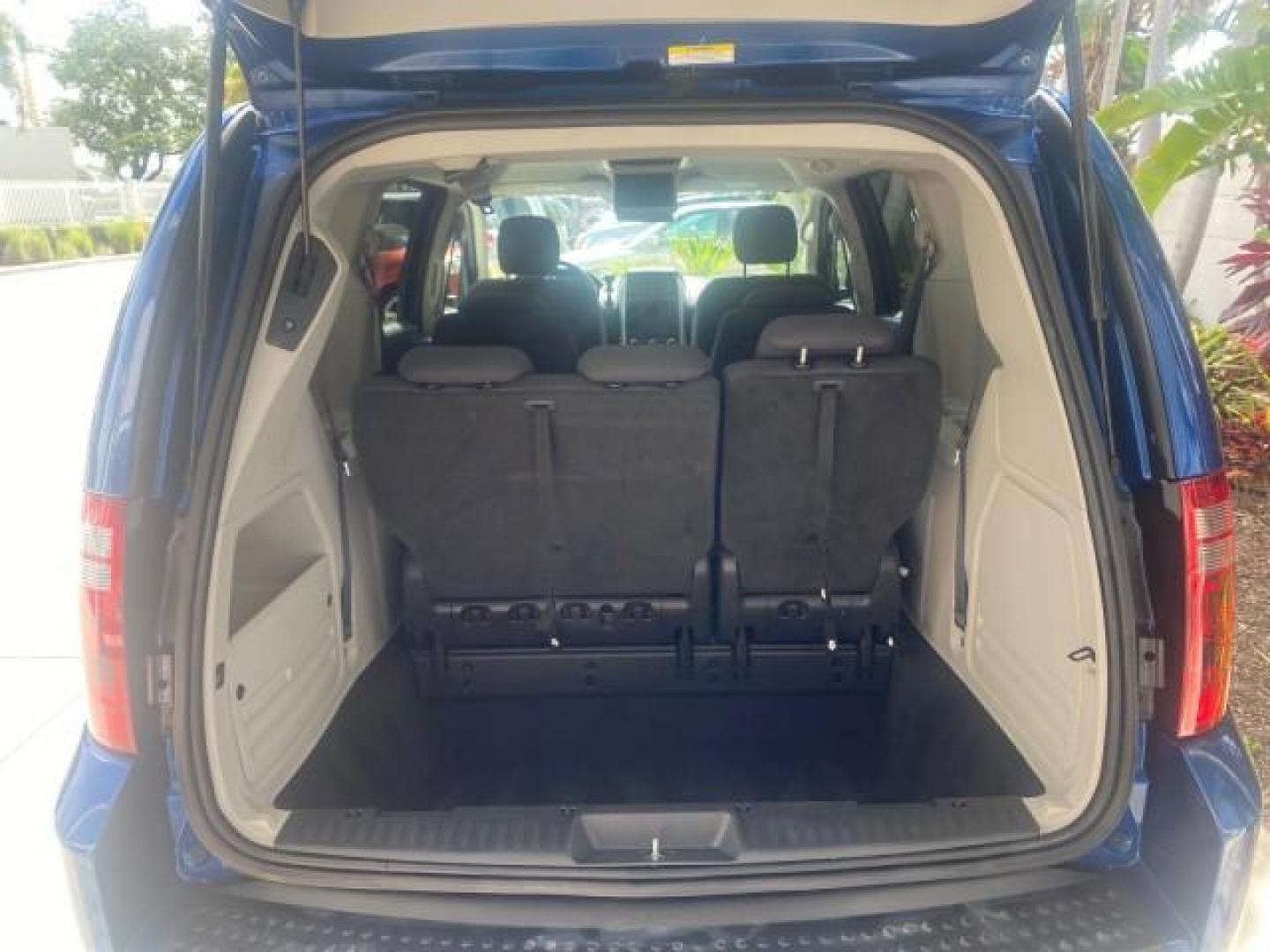 2010 Blackberry Pearl /Dark Slate/Light Shale Dodge Grand Caravan SE LOW MILES 38,027 1 OWNER (2D4RN4DEXAR) with an 3.3L OHV V6 Engine engine, Automatic transmission, located at 4701 North Dixie Hwy, Pompano Beach, FL, 33064, (954) 422-2889, 26.240938, -80.123474 - OUR WEBPAGE FLORIDACARS1.COM HAS OVER 100 PHOTOS AND FREE CARFAX LINK 2010 DODGE GRAND CARAVAN SE VIN: 2D4RN4DEXAR145272 2 D 4 R N 4 D E X A R 1 4 5 2 7 2 VAN 3.3L V6 F OHV 12V GASOLINE FRONT WHEEL DRIVE Top Features Alloy Wheels Bluetooth Technology Cloth Seats Fold-Away Third Row Power Hatch/Deck - Photo#88