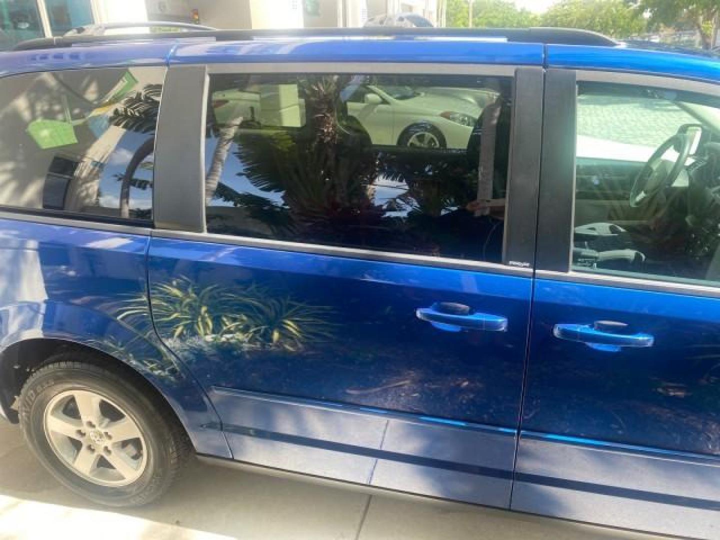 2010 Blackberry Pearl /Dark Slate/Light Shale Dodge Grand Caravan SE LOW MILES 38,027 1 OWNER (2D4RN4DEXAR) with an 3.3L OHV V6 Engine engine, Automatic transmission, located at 4701 North Dixie Hwy, Pompano Beach, FL, 33064, (954) 422-2889, 26.240938, -80.123474 - OUR WEBPAGE FLORIDACARS1.COM HAS OVER 100 PHOTOS AND FREE CARFAX LINK 2010 DODGE GRAND CARAVAN SE VIN: 2D4RN4DEXAR145272 2 D 4 R N 4 D E X A R 1 4 5 2 7 2 VAN 3.3L V6 F OHV 12V GASOLINE FRONT WHEEL DRIVE Top Features Alloy Wheels Bluetooth Technology Cloth Seats Fold-Away Third Row Power Hatch/Deck - Photo#93
