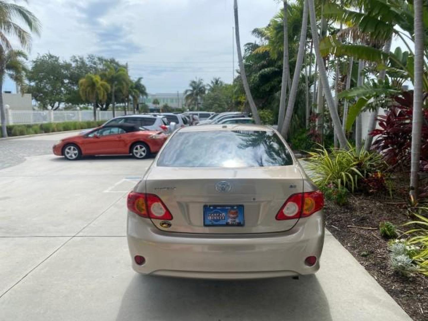 2010 Desert Sand Mica /Bisque Toyota Corolla LE LOW MILES 37,834 (1NXBU4EE1AZ) with an 1.8L DOHC SFI 16-Valve VVT-i 4-Cyl Engine engine, Automatic transmission, located at 4701 North Dixie Hwy, Pompano Beach, FL, 33064, (954) 422-2889, 26.240938, -80.123474 - OUR WEBPAGE FLORIDACARS1.COM HAS OVER 100 PHOTOS AND FREE CARFAX LINK 2010 TOYOTA COROLLA LE 35 mpg VIN: 1NXBU4EE1AZ270742 1 N X B U 4 E E 1 A Z 2 7 0 7 4 2 SEDAN 4 DR 1.8L I4 F DOHC 16V GASOLINE FRONT WHEEL DRIVE Top Features Cloth Seats Satellite Radio Ready Basic Features ABS Brakes AM/FM Stereo - Photo#6
