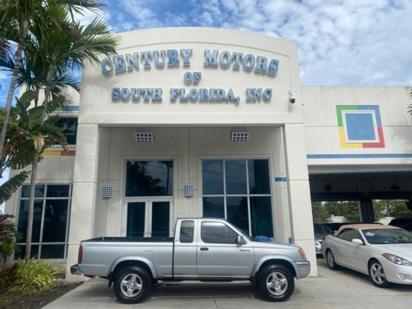 2000 Silver Ice Metallic /Gray Nissan Frontier 2WD SE 1 OWNER V6 AC NICE (1N6ED26T0YC) with an 3.3L SOHC SMPI V6 Engine engine, Automatic transmission, located at 4701 North Dixie Hwy, Pompano Beach, FL, 33064, (954) 422-2889, 26.240938, -80.123474 - OUR WEBPAGE FLORIDACARS1.COM HAS OVER 100 PHOTOS AND FREE CARFAX LINK 2000 NISSAN FRONTIER XE DESERT RUNNER VIN: 1N6ED26T0YC315234 1 N 6 E D 2 6 T 0 Y C 3 1 5 2 3 4 CLUB CAB PICKUP 3.3L V6 F SOHC 12V GASOLINE REAR WHEEL DRIVE Top Features Alloy Wheels Cloth Seats Running Boards Sport Package Sunroof - Photo#0