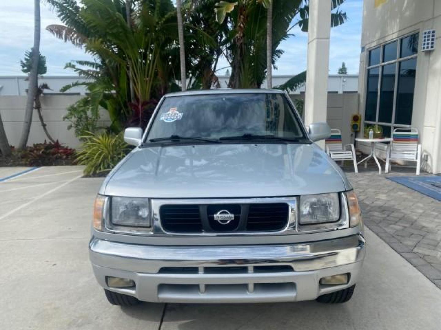 2000 Silver Ice Metallic /Gray Nissan Frontier 2WD SE 1 OWNER V6 AC NICE (1N6ED26T0YC) with an 3.3L SOHC SMPI V6 Engine engine, Automatic transmission, located at 4701 North Dixie Hwy, Pompano Beach, FL, 33064, (954) 422-2889, 26.240938, -80.123474 - OUR WEBPAGE FLORIDACARS1.COM HAS OVER 100 PHOTOS AND FREE CARFAX LINK 2000 NISSAN FRONTIER XE DESERT RUNNER VIN: 1N6ED26T0YC315234 1 N 6 E D 2 6 T 0 Y C 3 1 5 2 3 4 CLUB CAB PICKUP 3.3L V6 F SOHC 12V GASOLINE REAR WHEEL DRIVE Top Features Alloy Wheels Cloth Seats Running Boards Sport Package Sunroof - Photo#2