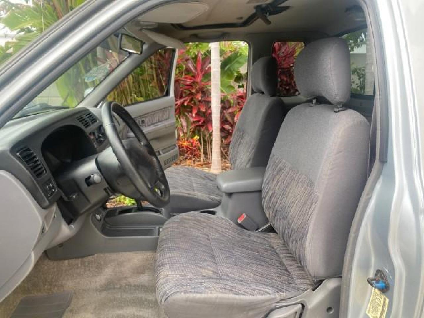 2000 Silver Ice Metallic /Gray Nissan Frontier 2WD SE 1 OWNER V6 AC NICE (1N6ED26T0YC) with an 3.3L SOHC SMPI V6 Engine engine, Automatic transmission, located at 4701 North Dixie Hwy, Pompano Beach, FL, 33064, (954) 422-2889, 26.240938, -80.123474 - OUR WEBPAGE FLORIDACARS1.COM HAS OVER 100 PHOTOS AND FREE CARFAX LINK 2000 NISSAN FRONTIER XE DESERT RUNNER VIN: 1N6ED26T0YC315234 1 N 6 E D 2 6 T 0 Y C 3 1 5 2 3 4 CLUB CAB PICKUP 3.3L V6 F SOHC 12V GASOLINE REAR WHEEL DRIVE Top Features Alloy Wheels Cloth Seats Running Boards Sport Package Sunroof - Photo#10