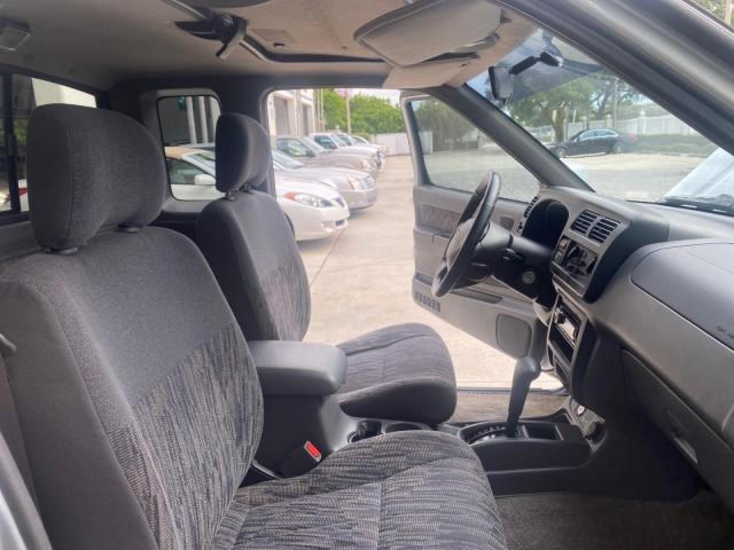 2000 Silver Ice Metallic /Gray Nissan Frontier 2WD SE 1 OWNER V6 AC NICE (1N6ED26T0YC) with an 3.3L SOHC SMPI V6 Engine engine, Automatic transmission, located at 4701 North Dixie Hwy, Pompano Beach, FL, 33064, (954) 422-2889, 26.240938, -80.123474 - OUR WEBPAGE FLORIDACARS1.COM HAS OVER 100 PHOTOS AND FREE CARFAX LINK 2000 NISSAN FRONTIER XE DESERT RUNNER VIN: 1N6ED26T0YC315234 1 N 6 E D 2 6 T 0 Y C 3 1 5 2 3 4 CLUB CAB PICKUP 3.3L V6 F SOHC 12V GASOLINE REAR WHEEL DRIVE Top Features Alloy Wheels Cloth Seats Running Boards Sport Package Sunroof - Photo#12