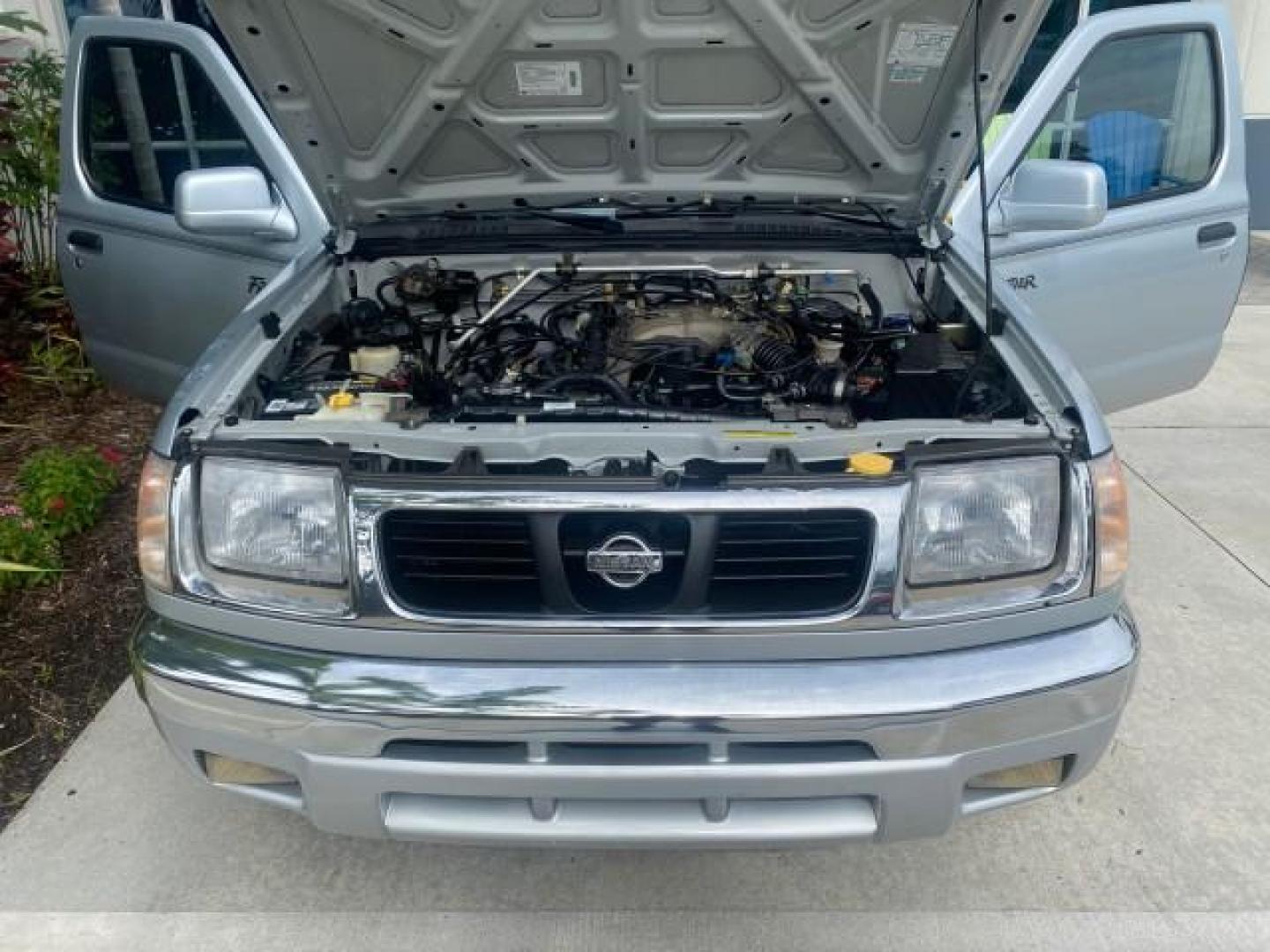 2000 Silver Ice Metallic /Gray Nissan Frontier 2WD SE 1 OWNER V6 AC NICE (1N6ED26T0YC) with an 3.3L SOHC SMPI V6 Engine engine, Automatic transmission, located at 4701 North Dixie Hwy, Pompano Beach, FL, 33064, (954) 422-2889, 26.240938, -80.123474 - OUR WEBPAGE FLORIDACARS1.COM HAS OVER 100 PHOTOS AND FREE CARFAX LINK 2000 NISSAN FRONTIER XE DESERT RUNNER VIN: 1N6ED26T0YC315234 1 N 6 E D 2 6 T 0 Y C 3 1 5 2 3 4 CLUB CAB PICKUP 3.3L V6 F SOHC 12V GASOLINE REAR WHEEL DRIVE Top Features Alloy Wheels Cloth Seats Running Boards Sport Package Sunroof - Photo#17