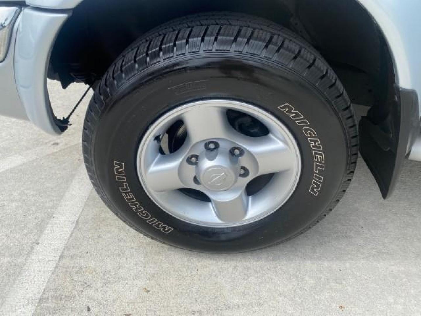 2000 Silver Ice Metallic /Gray Nissan Frontier 2WD SE 1 OWNER V6 AC NICE (1N6ED26T0YC) with an 3.3L SOHC SMPI V6 Engine engine, Automatic transmission, located at 4701 North Dixie Hwy, Pompano Beach, FL, 33064, (954) 422-2889, 26.240938, -80.123474 - OUR WEBPAGE FLORIDACARS1.COM HAS OVER 100 PHOTOS AND FREE CARFAX LINK 2000 NISSAN FRONTIER XE DESERT RUNNER VIN: 1N6ED26T0YC315234 1 N 6 E D 2 6 T 0 Y C 3 1 5 2 3 4 CLUB CAB PICKUP 3.3L V6 F SOHC 12V GASOLINE REAR WHEEL DRIVE Top Features Alloy Wheels Cloth Seats Running Boards Sport Package Sunroof - Photo#19