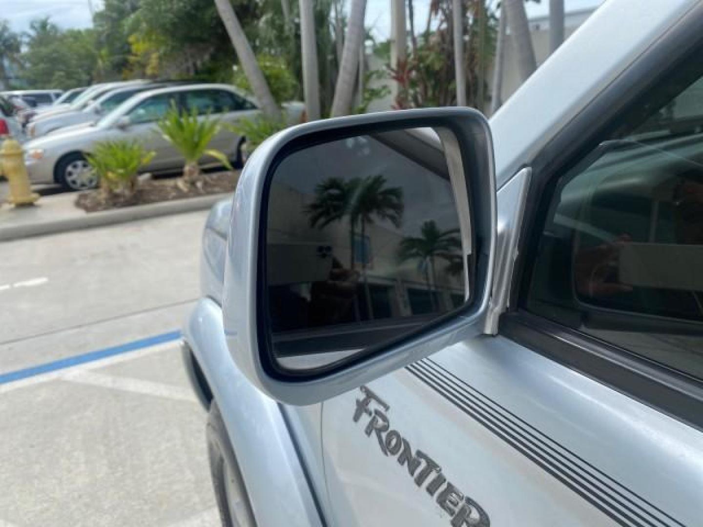 2000 Silver Ice Metallic /Gray Nissan Frontier 2WD SE 1 OWNER V6 AC NICE (1N6ED26T0YC) with an 3.3L SOHC SMPI V6 Engine engine, Automatic transmission, located at 4701 North Dixie Hwy, Pompano Beach, FL, 33064, (954) 422-2889, 26.240938, -80.123474 - OUR WEBPAGE FLORIDACARS1.COM HAS OVER 100 PHOTOS AND FREE CARFAX LINK 2000 NISSAN FRONTIER XE DESERT RUNNER VIN: 1N6ED26T0YC315234 1 N 6 E D 2 6 T 0 Y C 3 1 5 2 3 4 CLUB CAB PICKUP 3.3L V6 F SOHC 12V GASOLINE REAR WHEEL DRIVE Top Features Alloy Wheels Cloth Seats Running Boards Sport Package Sunroof - Photo#29
