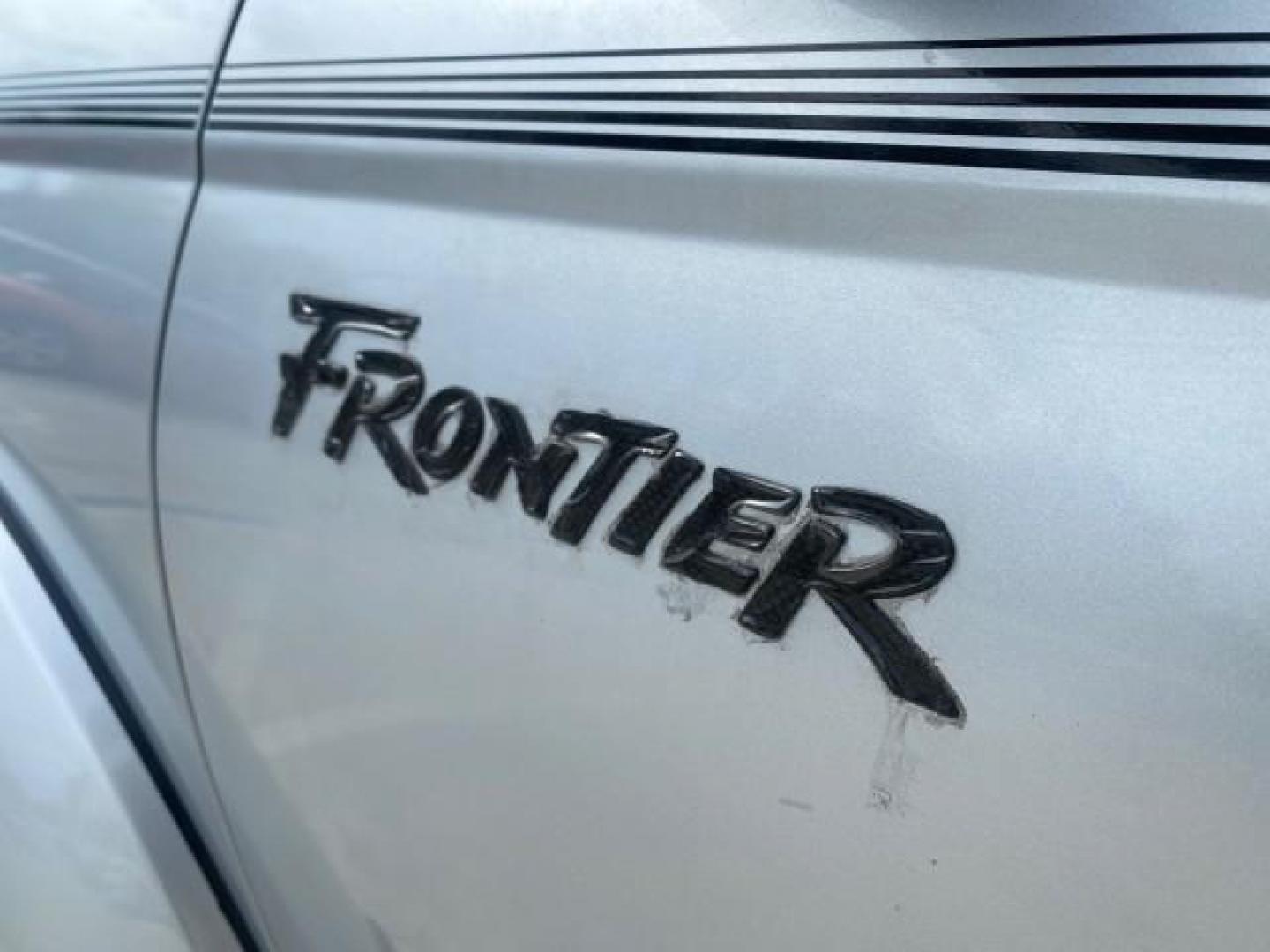 2000 Silver Ice Metallic /Gray Nissan Frontier 2WD SE 1 OWNER V6 AC NICE (1N6ED26T0YC) with an 3.3L SOHC SMPI V6 Engine engine, Automatic transmission, located at 4701 North Dixie Hwy, Pompano Beach, FL, 33064, (954) 422-2889, 26.240938, -80.123474 - OUR WEBPAGE FLORIDACARS1.COM HAS OVER 100 PHOTOS AND FREE CARFAX LINK 2000 NISSAN FRONTIER XE DESERT RUNNER VIN: 1N6ED26T0YC315234 1 N 6 E D 2 6 T 0 Y C 3 1 5 2 3 4 CLUB CAB PICKUP 3.3L V6 F SOHC 12V GASOLINE REAR WHEEL DRIVE Top Features Alloy Wheels Cloth Seats Running Boards Sport Package Sunroof - Photo#31