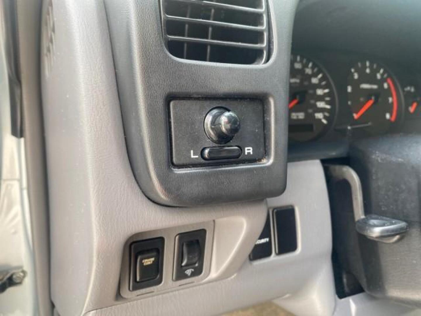 2000 Silver Ice Metallic /Gray Nissan Frontier 2WD SE 1 OWNER V6 AC NICE (1N6ED26T0YC) with an 3.3L SOHC SMPI V6 Engine engine, Automatic transmission, located at 4701 North Dixie Hwy, Pompano Beach, FL, 33064, (954) 422-2889, 26.240938, -80.123474 - OUR WEBPAGE FLORIDACARS1.COM HAS OVER 100 PHOTOS AND FREE CARFAX LINK 2000 NISSAN FRONTIER XE DESERT RUNNER VIN: 1N6ED26T0YC315234 1 N 6 E D 2 6 T 0 Y C 3 1 5 2 3 4 CLUB CAB PICKUP 3.3L V6 F SOHC 12V GASOLINE REAR WHEEL DRIVE Top Features Alloy Wheels Cloth Seats Running Boards Sport Package Sunroof - Photo#43