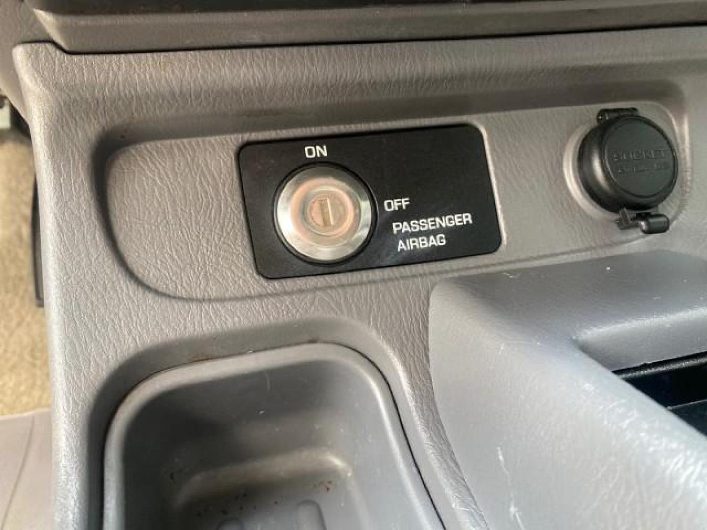 2000 Silver Ice Metallic /Gray Nissan Frontier 2WD SE 1 OWNER V6 AC NICE (1N6ED26T0YC) with an 3.3L SOHC SMPI V6 Engine engine, Automatic transmission, located at 4701 North Dixie Hwy, Pompano Beach, FL, 33064, (954) 422-2889, 26.240938, -80.123474 - OUR WEBPAGE FLORIDACARS1.COM HAS OVER 100 PHOTOS AND FREE CARFAX LINK 2000 NISSAN FRONTIER XE DESERT RUNNER VIN: 1N6ED26T0YC315234 1 N 6 E D 2 6 T 0 Y C 3 1 5 2 3 4 CLUB CAB PICKUP 3.3L V6 F SOHC 12V GASOLINE REAR WHEEL DRIVE Top Features Alloy Wheels Cloth Seats Running Boards Sport Package Sunroof - Photo#51