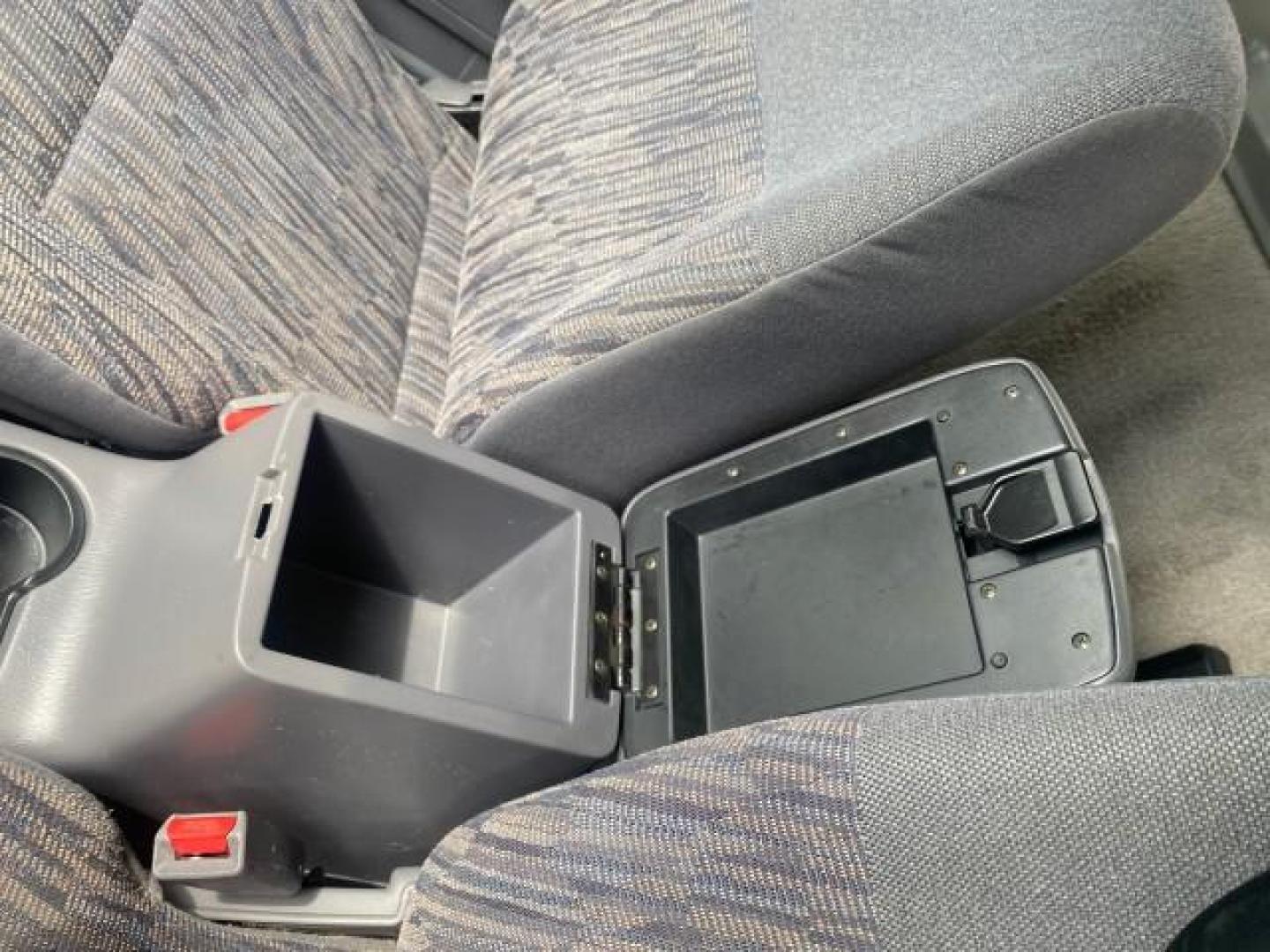 2000 Silver Ice Metallic /Gray Nissan Frontier 2WD SE 1 OWNER V6 AC NICE (1N6ED26T0YC) with an 3.3L SOHC SMPI V6 Engine engine, Automatic transmission, located at 4701 North Dixie Hwy, Pompano Beach, FL, 33064, (954) 422-2889, 26.240938, -80.123474 - OUR WEBPAGE FLORIDACARS1.COM HAS OVER 100 PHOTOS AND FREE CARFAX LINK 2000 NISSAN FRONTIER XE DESERT RUNNER VIN: 1N6ED26T0YC315234 1 N 6 E D 2 6 T 0 Y C 3 1 5 2 3 4 CLUB CAB PICKUP 3.3L V6 F SOHC 12V GASOLINE REAR WHEEL DRIVE Top Features Alloy Wheels Cloth Seats Running Boards Sport Package Sunroof - Photo#55