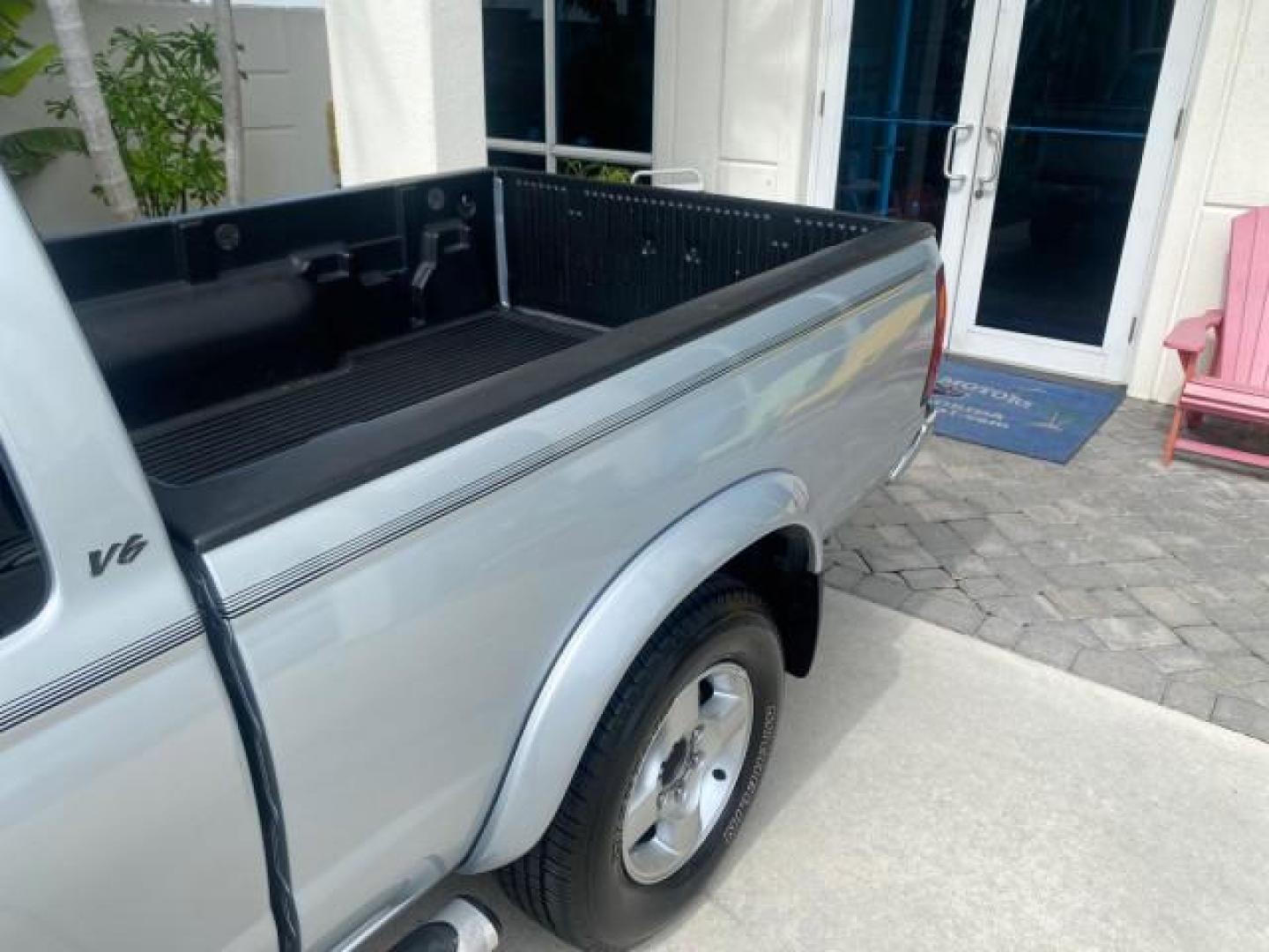 2000 Silver Ice Metallic /Gray Nissan Frontier 2WD SE 1 OWNER V6 AC NICE (1N6ED26T0YC) with an 3.3L SOHC SMPI V6 Engine engine, Automatic transmission, located at 4701 North Dixie Hwy, Pompano Beach, FL, 33064, (954) 422-2889, 26.240938, -80.123474 - OUR WEBPAGE FLORIDACARS1.COM HAS OVER 100 PHOTOS AND FREE CARFAX LINK 2000 NISSAN FRONTIER XE DESERT RUNNER VIN: 1N6ED26T0YC315234 1 N 6 E D 2 6 T 0 Y C 3 1 5 2 3 4 CLUB CAB PICKUP 3.3L V6 F SOHC 12V GASOLINE REAR WHEEL DRIVE Top Features Alloy Wheels Cloth Seats Running Boards Sport Package Sunroof - Photo#75