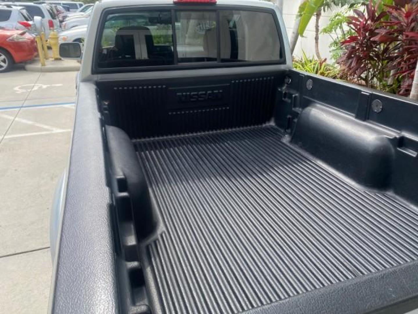 2000 Silver Ice Metallic /Gray Nissan Frontier 2WD SE 1 OWNER V6 AC NICE (1N6ED26T0YC) with an 3.3L SOHC SMPI V6 Engine engine, Automatic transmission, located at 4701 North Dixie Hwy, Pompano Beach, FL, 33064, (954) 422-2889, 26.240938, -80.123474 - OUR WEBPAGE FLORIDACARS1.COM HAS OVER 100 PHOTOS AND FREE CARFAX LINK 2000 NISSAN FRONTIER XE DESERT RUNNER VIN: 1N6ED26T0YC315234 1 N 6 E D 2 6 T 0 Y C 3 1 5 2 3 4 CLUB CAB PICKUP 3.3L V6 F SOHC 12V GASOLINE REAR WHEEL DRIVE Top Features Alloy Wheels Cloth Seats Running Boards Sport Package Sunroof - Photo#83