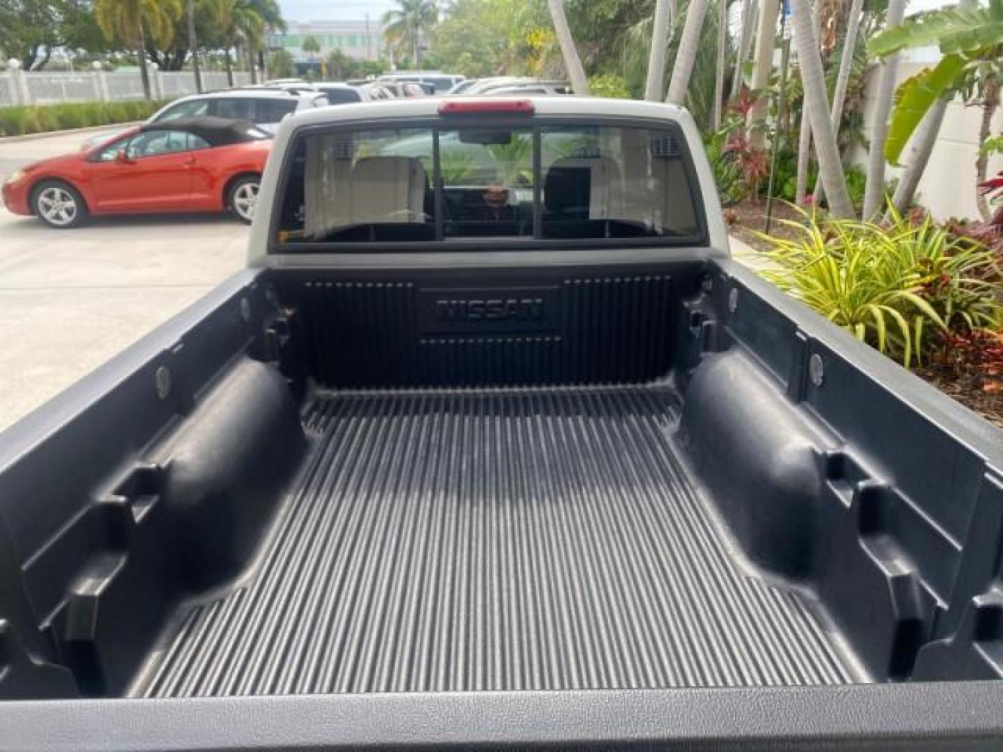 2000 Silver Ice Metallic /Gray Nissan Frontier 2WD SE 1 OWNER V6 AC NICE (1N6ED26T0YC) with an 3.3L SOHC SMPI V6 Engine engine, Automatic transmission, located at 4701 North Dixie Hwy, Pompano Beach, FL, 33064, (954) 422-2889, 26.240938, -80.123474 - OUR WEBPAGE FLORIDACARS1.COM HAS OVER 100 PHOTOS AND FREE CARFAX LINK 2000 NISSAN FRONTIER XE DESERT RUNNER VIN: 1N6ED26T0YC315234 1 N 6 E D 2 6 T 0 Y C 3 1 5 2 3 4 CLUB CAB PICKUP 3.3L V6 F SOHC 12V GASOLINE REAR WHEEL DRIVE Top Features Alloy Wheels Cloth Seats Running Boards Sport Package Sunroof - Photo#85