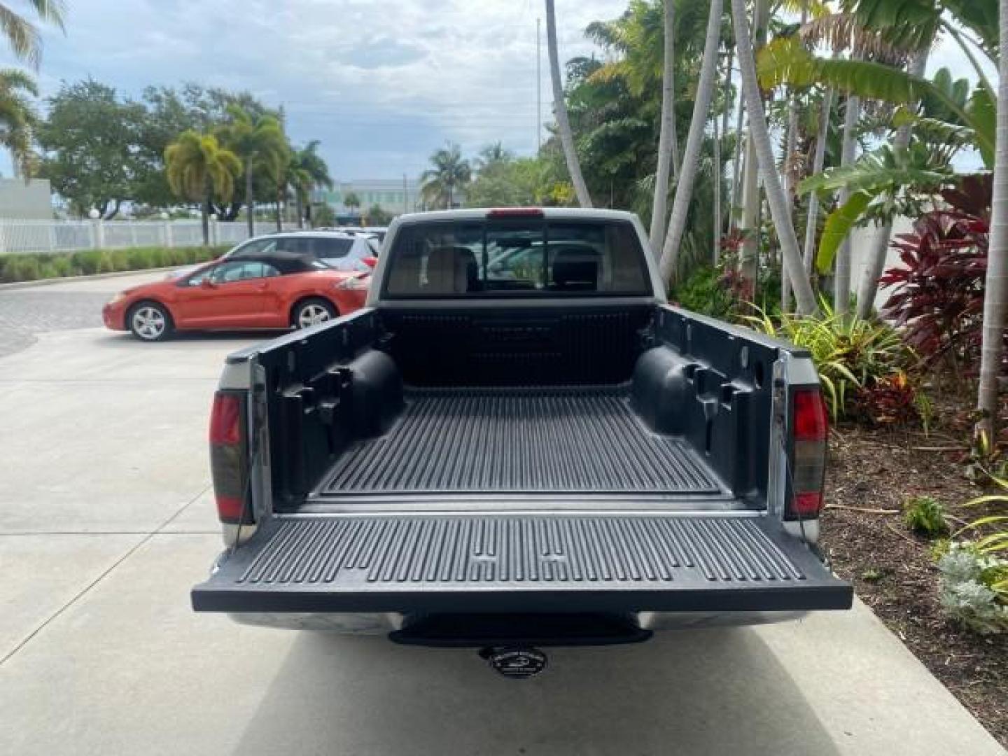 2000 Silver Ice Metallic /Gray Nissan Frontier 2WD SE 1 OWNER V6 AC NICE (1N6ED26T0YC) with an 3.3L SOHC SMPI V6 Engine engine, Automatic transmission, located at 4701 North Dixie Hwy, Pompano Beach, FL, 33064, (954) 422-2889, 26.240938, -80.123474 - OUR WEBPAGE FLORIDACARS1.COM HAS OVER 100 PHOTOS AND FREE CARFAX LINK 2000 NISSAN FRONTIER XE DESERT RUNNER VIN: 1N6ED26T0YC315234 1 N 6 E D 2 6 T 0 Y C 3 1 5 2 3 4 CLUB CAB PICKUP 3.3L V6 F SOHC 12V GASOLINE REAR WHEEL DRIVE Top Features Alloy Wheels Cloth Seats Running Boards Sport Package Sunroof - Photo#91
