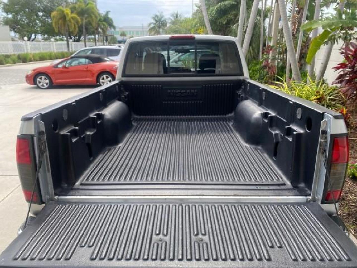 2000 Silver Ice Metallic /Gray Nissan Frontier 2WD SE 1 OWNER V6 AC NICE (1N6ED26T0YC) with an 3.3L SOHC SMPI V6 Engine engine, Automatic transmission, located at 4701 North Dixie Hwy, Pompano Beach, FL, 33064, (954) 422-2889, 26.240938, -80.123474 - OUR WEBPAGE FLORIDACARS1.COM HAS OVER 100 PHOTOS AND FREE CARFAX LINK 2000 NISSAN FRONTIER XE DESERT RUNNER VIN: 1N6ED26T0YC315234 1 N 6 E D 2 6 T 0 Y C 3 1 5 2 3 4 CLUB CAB PICKUP 3.3L V6 F SOHC 12V GASOLINE REAR WHEEL DRIVE Top Features Alloy Wheels Cloth Seats Running Boards Sport Package Sunroof - Photo#92