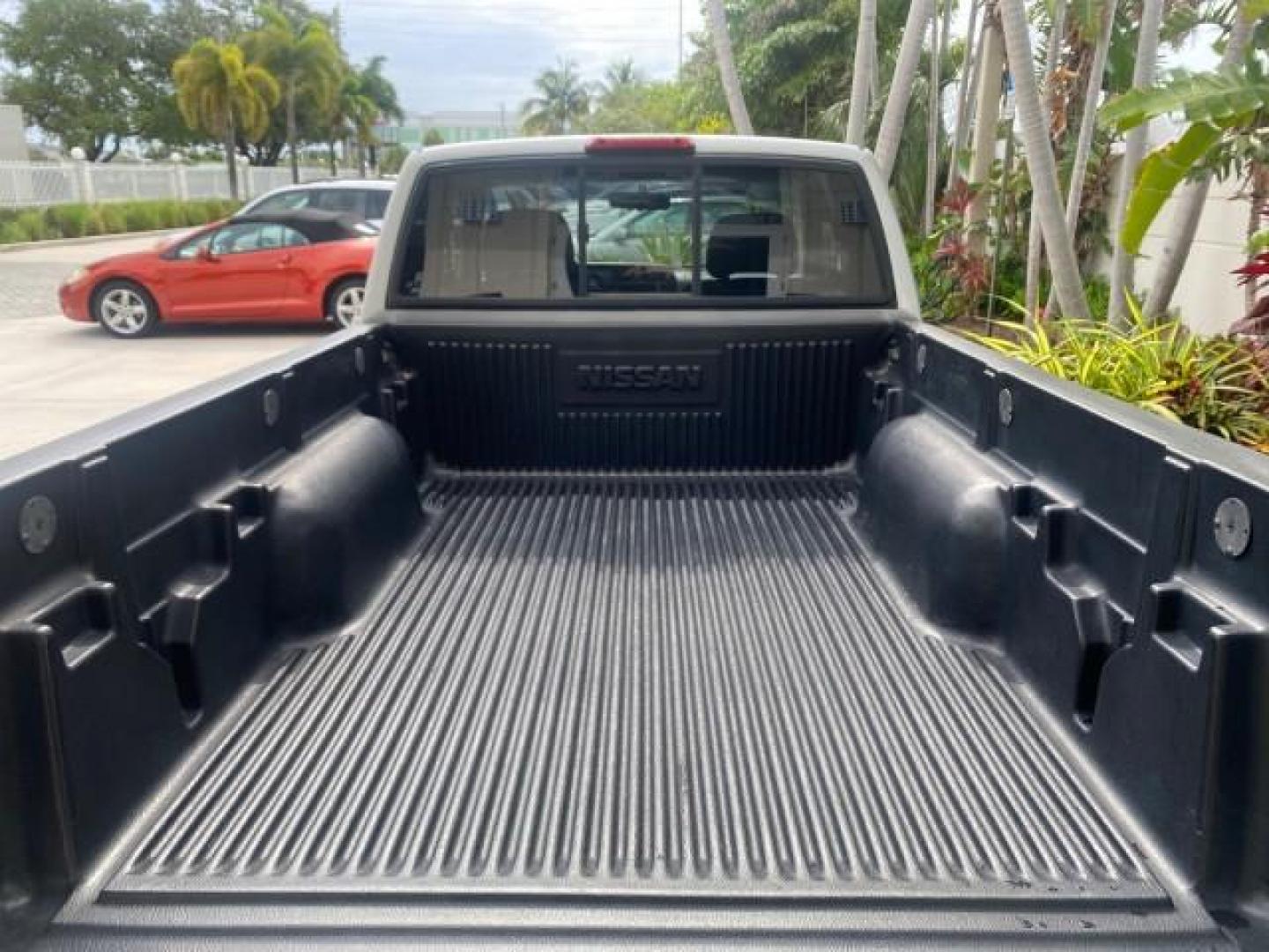 2000 Silver Ice Metallic /Gray Nissan Frontier 2WD SE 1 OWNER V6 AC NICE (1N6ED26T0YC) with an 3.3L SOHC SMPI V6 Engine engine, Automatic transmission, located at 4701 North Dixie Hwy, Pompano Beach, FL, 33064, (954) 422-2889, 26.240938, -80.123474 - OUR WEBPAGE FLORIDACARS1.COM HAS OVER 100 PHOTOS AND FREE CARFAX LINK 2000 NISSAN FRONTIER XE DESERT RUNNER VIN: 1N6ED26T0YC315234 1 N 6 E D 2 6 T 0 Y C 3 1 5 2 3 4 CLUB CAB PICKUP 3.3L V6 F SOHC 12V GASOLINE REAR WHEEL DRIVE Top Features Alloy Wheels Cloth Seats Running Boards Sport Package Sunroof - Photo#93
