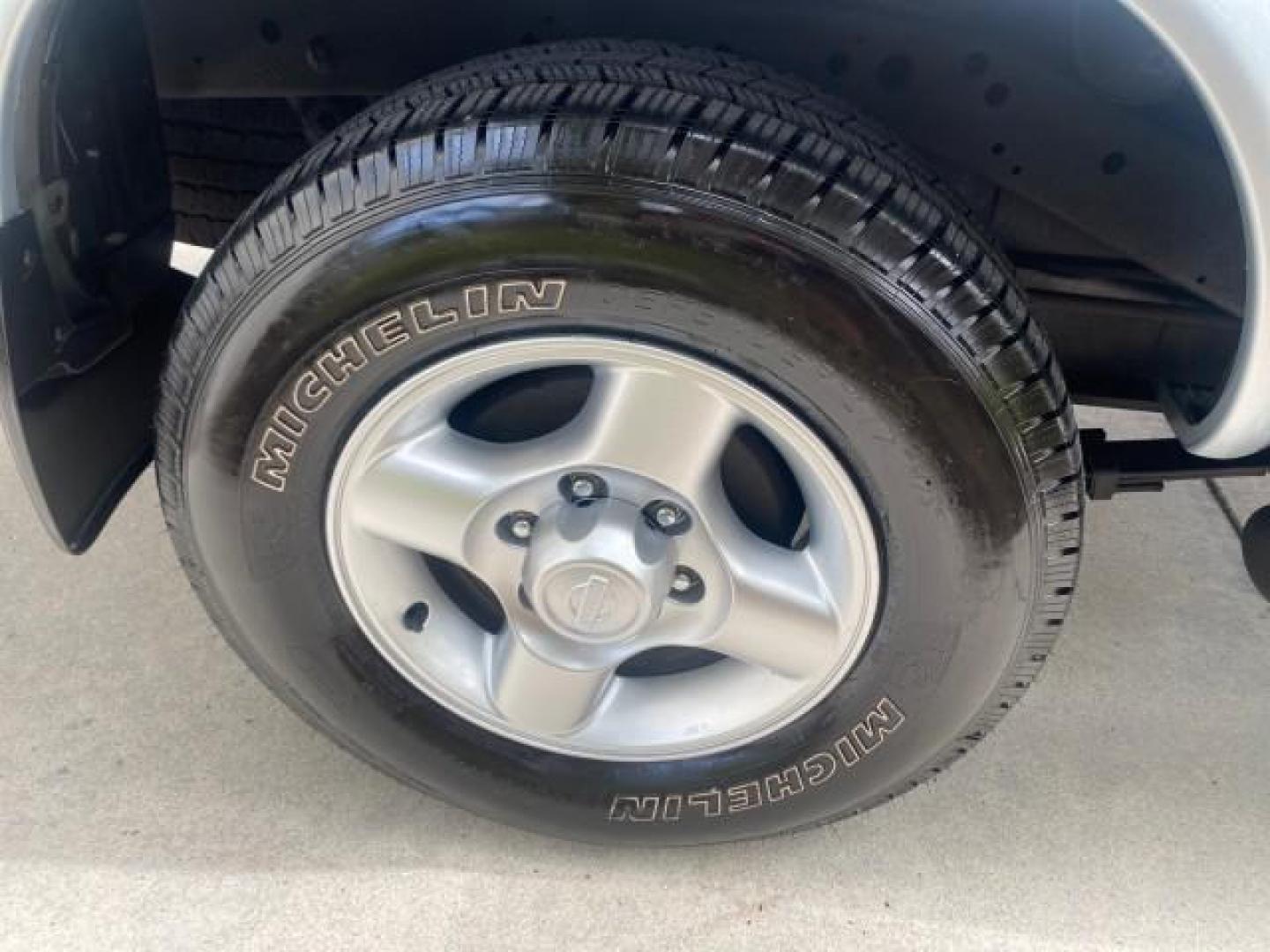 2000 Silver Ice Metallic /Gray Nissan Frontier 2WD SE 1 OWNER V6 AC NICE (1N6ED26T0YC) with an 3.3L SOHC SMPI V6 Engine engine, Automatic transmission, located at 4701 North Dixie Hwy, Pompano Beach, FL, 33064, (954) 422-2889, 26.240938, -80.123474 - OUR WEBPAGE FLORIDACARS1.COM HAS OVER 100 PHOTOS AND FREE CARFAX LINK 2000 NISSAN FRONTIER XE DESERT RUNNER VIN: 1N6ED26T0YC315234 1 N 6 E D 2 6 T 0 Y C 3 1 5 2 3 4 CLUB CAB PICKUP 3.3L V6 F SOHC 12V GASOLINE REAR WHEEL DRIVE Top Features Alloy Wheels Cloth Seats Running Boards Sport Package Sunroof - Photo#97