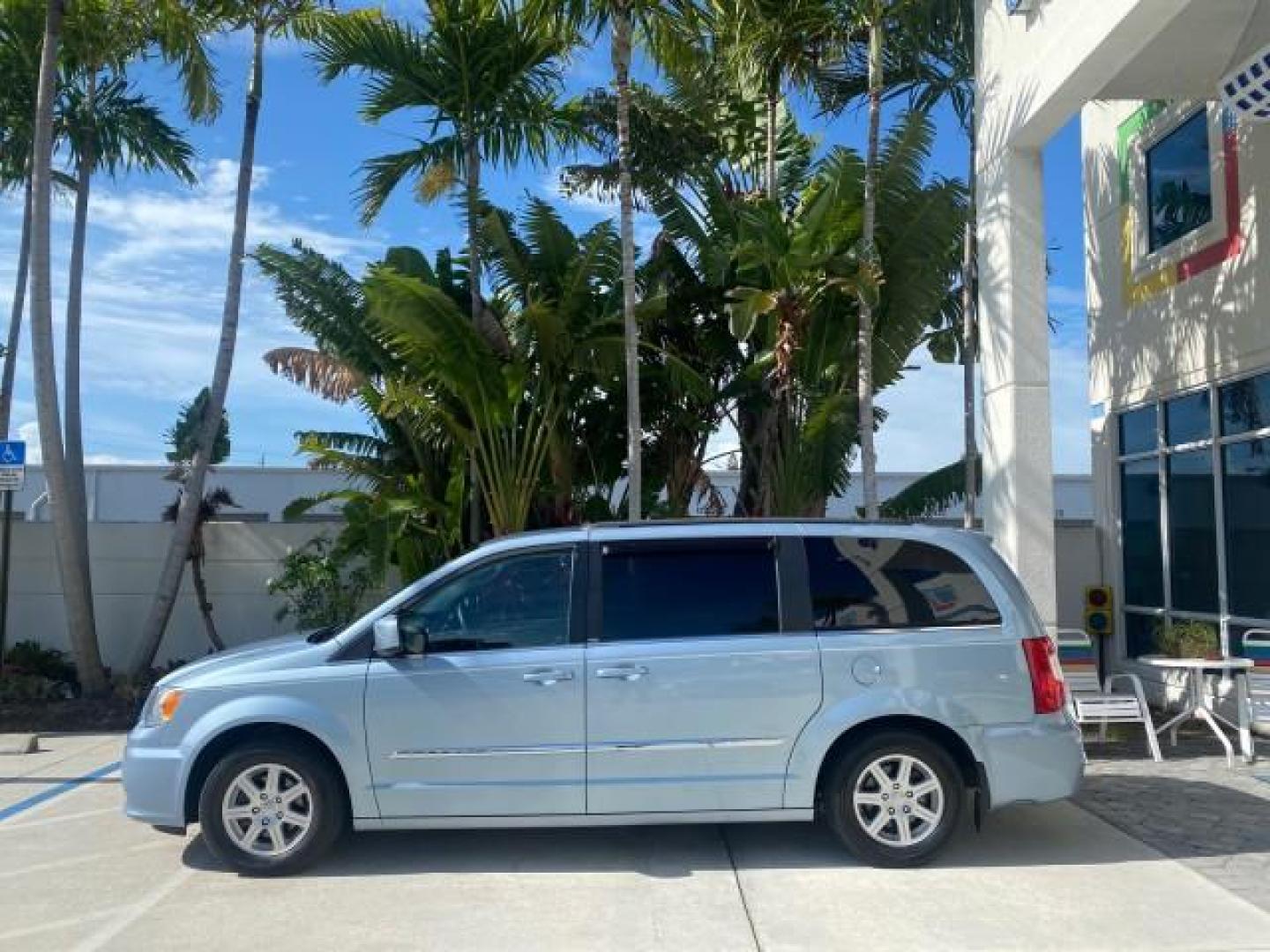 2012 Crystal Blue Pearl /Black/Light Graystone Interior Chrysler Town and Country HANDICAP LIFT LOW MILES 32,124 (2C4RC1BG6CR) with an 3.6L V6 Cylinder Engine engine, Automatic transmission, located at 4701 North Dixie Hwy, Pompano Beach, FL, 33064, (954) 422-2889, 26.240938, -80.123474 - OUR WEBPAGE FLORIDACARS1.COM HAS OVER 100 PHOTOS AND FREE CARFAX LINK 2012 CHRYSLER TOWN AND COUNTRY TOURING HANDICAP LIFT WORKS GREAT ! VIN: 2C4RC1BG6CR301509 2 C 4 R C 1 B G 6 C R 3 0 1 5 0 9 VAN 3.6L V6 F DOHC 24V GASOLINE FRONT WHEEL DRIVE Top Features Alloy Wheels Bluetooth Technology Fold-Away - Photo#4
