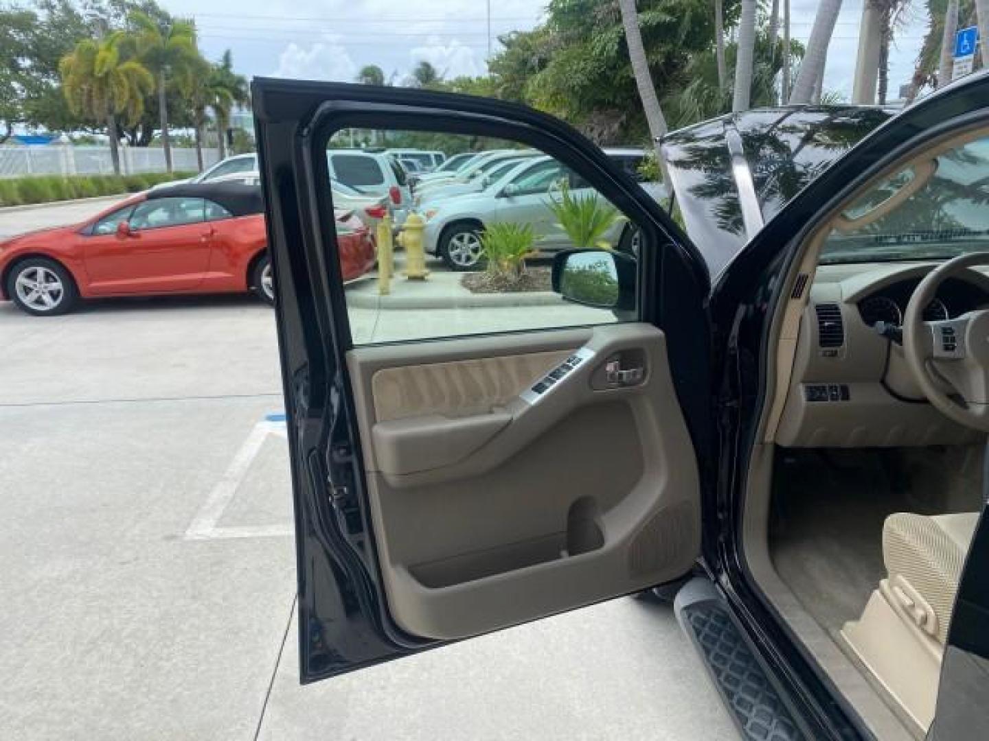 2008 Super Black Metallic /Cafe Latte Nissan Pathfinder 4X4 SE 1 OWNER LOW MILES 52,889 (5N1AR18B58C) with an 4.0L DOHC 24-Valve V6 Engine engine, Automatic transmission, located at 4701 North Dixie Hwy, Pompano Beach, FL, 33064, (954) 422-2889, 26.240938, -80.123474 - OUR WEBPAGE FLORIDACARS1.COM HAS OVER 100 PHOTOS AND FREE CARFAX LINK 2008 NISSAN PATHFINDER S VIN: 5N1AR18B58C629944 5 N 1 A R 1 8 B 5 8 C 6 2 9 9 4 4 4 DOOR WAGON/SPORT UTILITY 4.0L V6 F DOHC 24V GASOLINE ALL WHEEL DRIVE Top Features 4WD/AWD Alloy Wheels BOSE Sound System Cloth Seats Fold-Away Thi - Photo#9