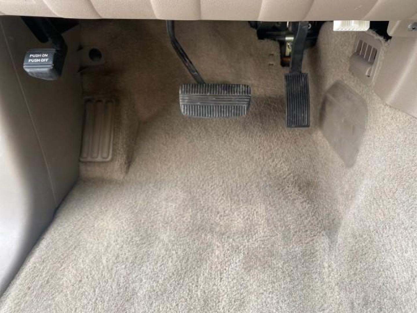 2008 Super Black Metallic /Cafe Latte Nissan Pathfinder 4X4 SE 1 OWNER LOW MILES 52,889 (5N1AR18B58C) with an 4.0L DOHC 24-Valve V6 Engine engine, Automatic transmission, located at 4701 North Dixie Hwy, Pompano Beach, FL, 33064, (954) 422-2889, 26.240938, -80.123474 - OUR WEBPAGE FLORIDACARS1.COM HAS OVER 100 PHOTOS AND FREE CARFAX LINK 2008 NISSAN PATHFINDER S VIN: 5N1AR18B58C629944 5 N 1 A R 1 8 B 5 8 C 6 2 9 9 4 4 4 DOOR WAGON/SPORT UTILITY 4.0L V6 F DOHC 24V GASOLINE ALL WHEEL DRIVE Top Features 4WD/AWD Alloy Wheels BOSE Sound System Cloth Seats Fold-Away Thi - Photo#44
