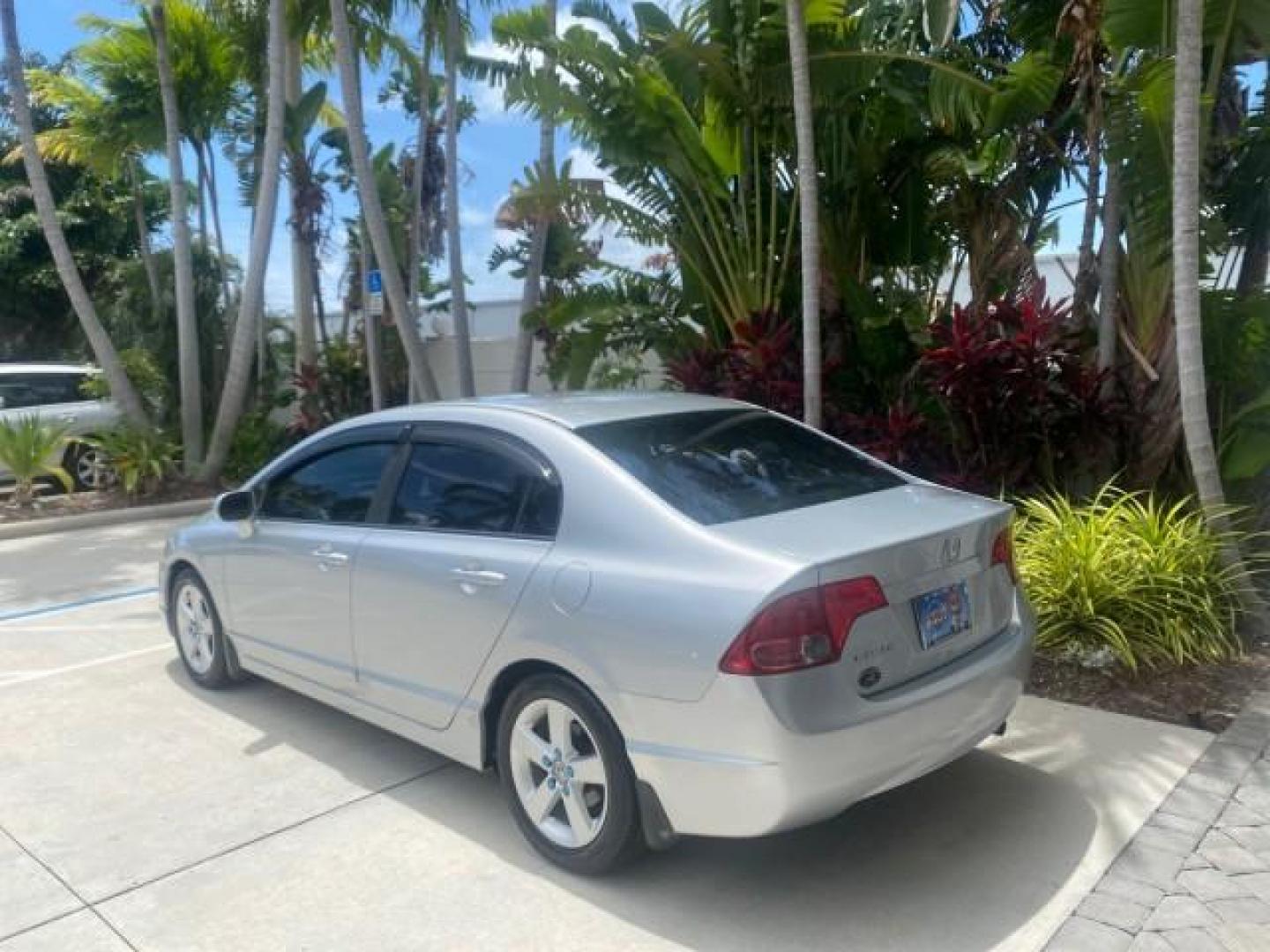 2008 Galaxy Gray Metallic /Gray Honda Civic Sdn 5 SPD EX LOW MILES 45,323 (1HGFA15818L) with an 1.8L SOHC MPFI 16-Valve i-VTEC I4 Engine engine, Manual transmission, located at 4701 North Dixie Hwy, Pompano Beach, FL, 33064, (954) 422-2889, 26.240938, -80.123474 - OUR WEBPAGE FLORIDACARS1.COM HAS OVER 100 PHOTOS AND FREE CARFAX LINK 2008 HONDA CIVIC EX VIN: 1HGFA15818L077404 1 H G F A 1 5 8 1 8 L 0 7 7 4 0 4 SEDAN 4 DR 1.8L I4 F SOHC 16V GASOLINE FRONT WHEEL DRIVE Top Features Alloy Wheels Cloth Seats Sunroof(s) Basic Features ABS Brakes AM/FM Stereo Air Cond - Photo#5