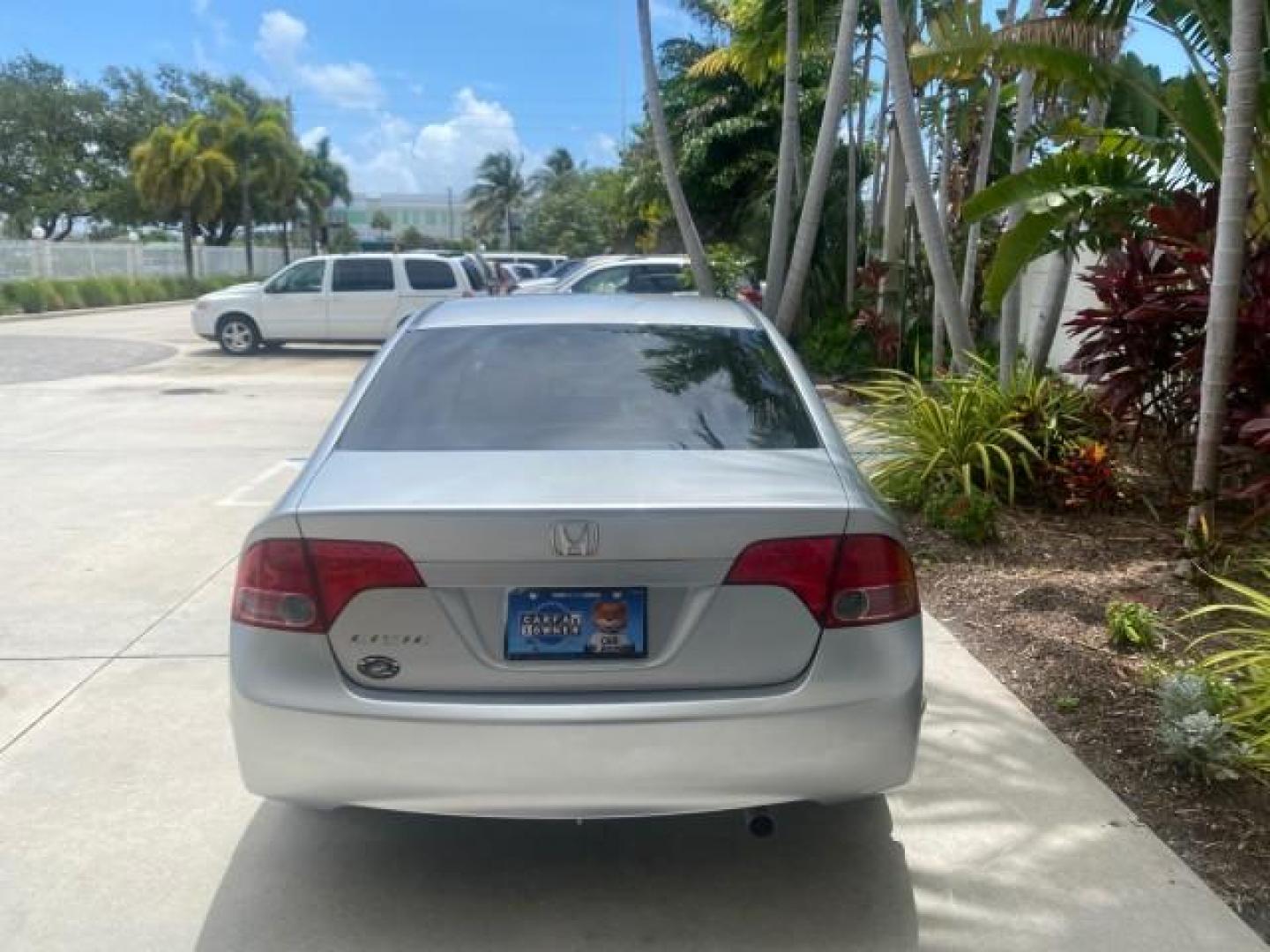 2008 Galaxy Gray Metallic /Gray Honda Civic Sdn 5 SPD EX LOW MILES 45,323 (1HGFA15818L) with an 1.8L SOHC MPFI 16-Valve i-VTEC I4 Engine engine, Manual transmission, located at 4701 North Dixie Hwy, Pompano Beach, FL, 33064, (954) 422-2889, 26.240938, -80.123474 - OUR WEBPAGE FLORIDACARS1.COM HAS OVER 100 PHOTOS AND FREE CARFAX LINK 2008 HONDA CIVIC EX VIN: 1HGFA15818L077404 1 H G F A 1 5 8 1 8 L 0 7 7 4 0 4 SEDAN 4 DR 1.8L I4 F SOHC 16V GASOLINE FRONT WHEEL DRIVE Top Features Alloy Wheels Cloth Seats Sunroof(s) Basic Features ABS Brakes AM/FM Stereo Air Cond - Photo#6