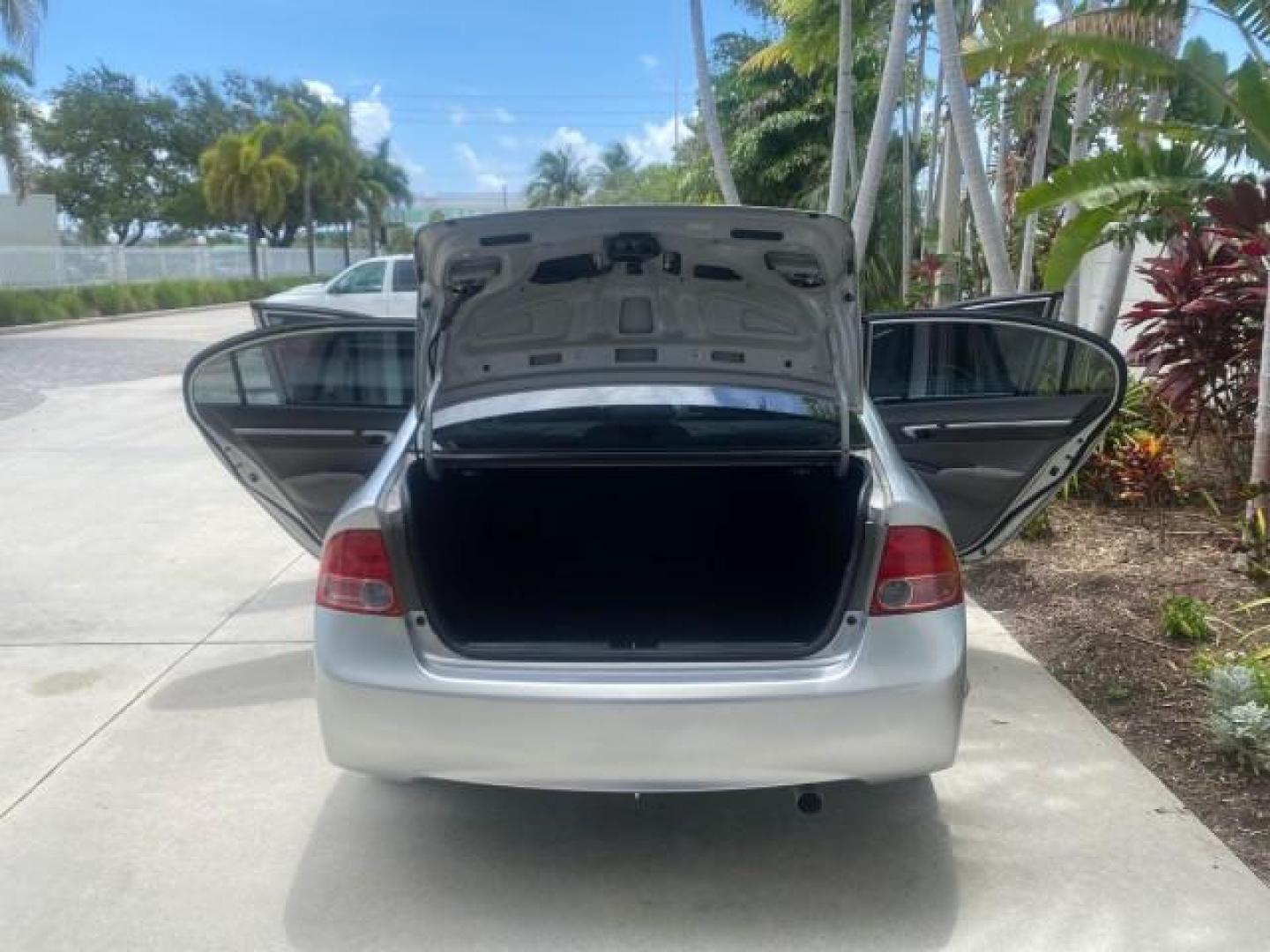 2008 Galaxy Gray Metallic /Gray Honda Civic Sdn 5 SPD EX LOW MILES 45,323 (1HGFA15818L) with an 1.8L SOHC MPFI 16-Valve i-VTEC I4 Engine engine, Manual transmission, located at 4701 North Dixie Hwy, Pompano Beach, FL, 33064, (954) 422-2889, 26.240938, -80.123474 - OUR WEBPAGE FLORIDACARS1.COM HAS OVER 100 PHOTOS AND FREE CARFAX LINK 2008 HONDA CIVIC EX VIN: 1HGFA15818L077404 1 H G F A 1 5 8 1 8 L 0 7 7 4 0 4 SEDAN 4 DR 1.8L I4 F SOHC 16V GASOLINE FRONT WHEEL DRIVE Top Features Alloy Wheels Cloth Seats Sunroof(s) Basic Features ABS Brakes AM/FM Stereo Air Cond - Photo#15