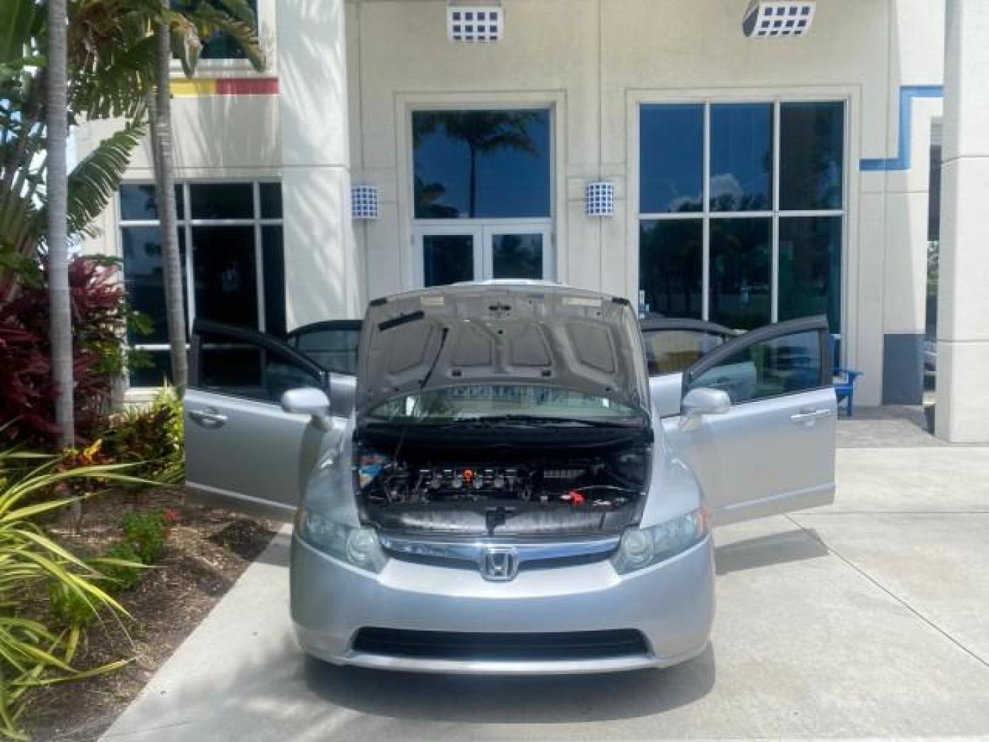 2008 Galaxy Gray Metallic /Gray Honda Civic Sdn 5 SPD EX LOW MILES 45,323 (1HGFA15818L) with an 1.8L SOHC MPFI 16-Valve i-VTEC I4 Engine engine, Manual transmission, located at 4701 North Dixie Hwy, Pompano Beach, FL, 33064, (954) 422-2889, 26.240938, -80.123474 - OUR WEBPAGE FLORIDACARS1.COM HAS OVER 100 PHOTOS AND FREE CARFAX LINK 2008 HONDA CIVIC EX VIN: 1HGFA15818L077404 1 H G F A 1 5 8 1 8 L 0 7 7 4 0 4 SEDAN 4 DR 1.8L I4 F SOHC 16V GASOLINE FRONT WHEEL DRIVE Top Features Alloy Wheels Cloth Seats Sunroof(s) Basic Features ABS Brakes AM/FM Stereo Air Cond - Photo#16