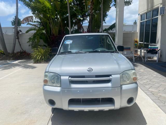 2002 Silver Ice Metallic /Gray Nissan Frontier 2WD XE XCAB 5 SPD AC 4 CYL (1N6DD26S42C) with an 2.4L DOHC SMPI 16-Valve 4-Cyl Engine engine, Manual transmission, located at 4701 North Dixie Hwy, Pompano Beach, FL, 33064, (954) 422-2889, 26.240938, -80.123474 - OUR WEBPAGE FLORIDACARS1.COM HAS OVER 100 PHOTOS AND FREE CARFAX LINK 2002 NISSAN FRONTIER XE 4 CYL 5 SPD VIN: 1N6DD26S42C374720 1 N 6 D D 2 6 S 4 2 C 3 7 4 7 2 0 CLUB CAB PICKUP 2.4L I4 F DOHC 16V GASOLINE REAR WHEEL DRIVE Top Features Alloy Wheels Bed Liner Cloth Seats Tow Hitch Basic Features ABS - Photo#2