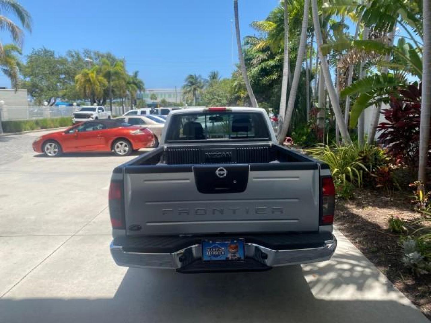 2002 Just Blue Metallic /Gray Nissan Frontier 2WD XE XCAB 5 SPD AC 4 CYL (1N6DD26S42C) with an 2.4L DOHC SMPI 16-Valve 4-Cyl Engine engine, Manual transmission, located at 4701 North Dixie Hwy, Pompano Beach, FL, 33064, (954) 422-2889, 26.240938, -80.123474 - OUR WEBPAGE FLORIDACARS1.COM HAS OVER 100 PHOTOS AND FREE CARFAX LINK 2002 NISSAN FRONTIER XE 4 CYL 5 SPD VIN: 1N6DD26S42C374720 1 N 6 D D 2 6 S 4 2 C 3 7 4 7 2 0 CLUB CAB PICKUP 2.4L I4 F DOHC 16V GASOLINE REAR WHEEL DRIVE Top Features Alloy Wheels Bed Liner Cloth Seats Tow Hitch Basic Features ABS - Photo#6