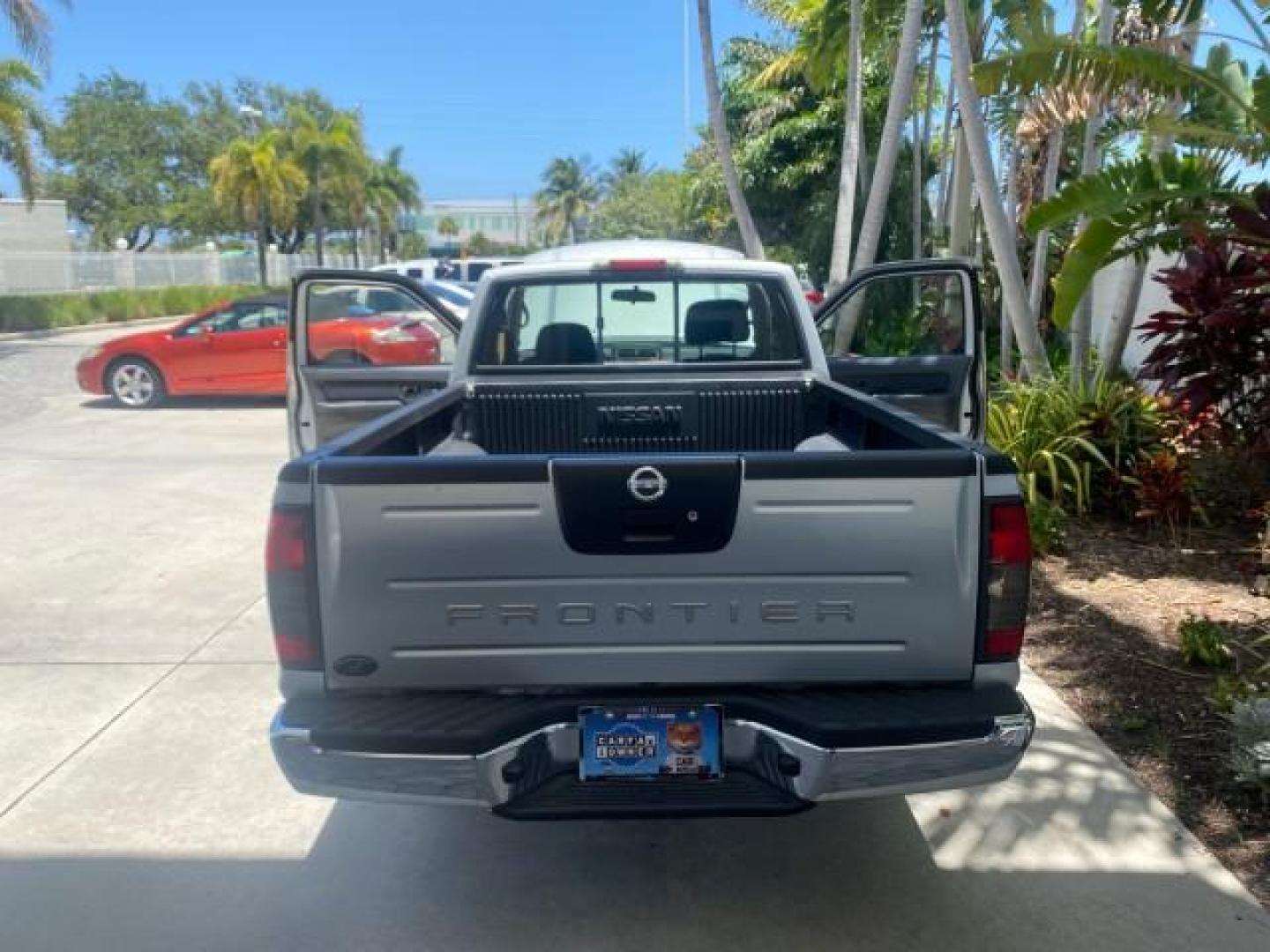 2002 Just Blue Metallic /Gray Nissan Frontier 2WD XE XCAB 5 SPD AC 4 CYL (1N6DD26S42C) with an 2.4L DOHC SMPI 16-Valve 4-Cyl Engine engine, Manual transmission, located at 4701 North Dixie Hwy, Pompano Beach, FL, 33064, (954) 422-2889, 26.240938, -80.123474 - OUR WEBPAGE FLORIDACARS1.COM HAS OVER 100 PHOTOS AND FREE CARFAX LINK 2002 NISSAN FRONTIER XE 4 CYL 5 SPD VIN: 1N6DD26S42C374720 1 N 6 D D 2 6 S 4 2 C 3 7 4 7 2 0 CLUB CAB PICKUP 2.4L I4 F DOHC 16V GASOLINE REAR WHEEL DRIVE Top Features Alloy Wheels Bed Liner Cloth Seats Tow Hitch Basic Features ABS - Photo#15